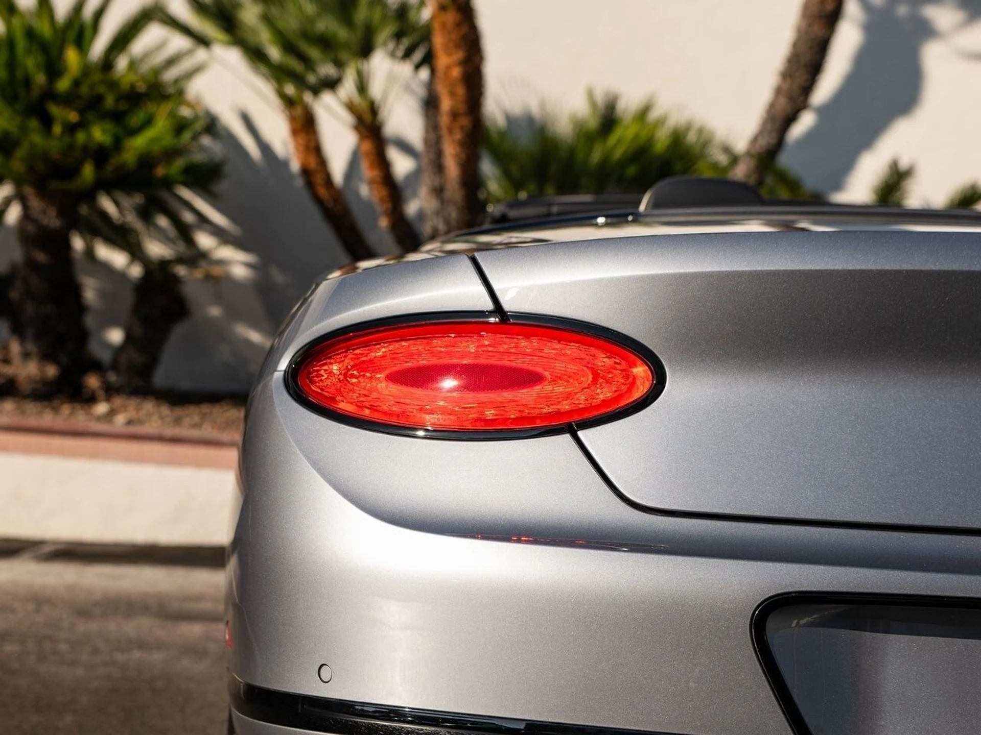 mph039_2779874974_a7592289f13af7cb3cd8049480971568x_352a903650