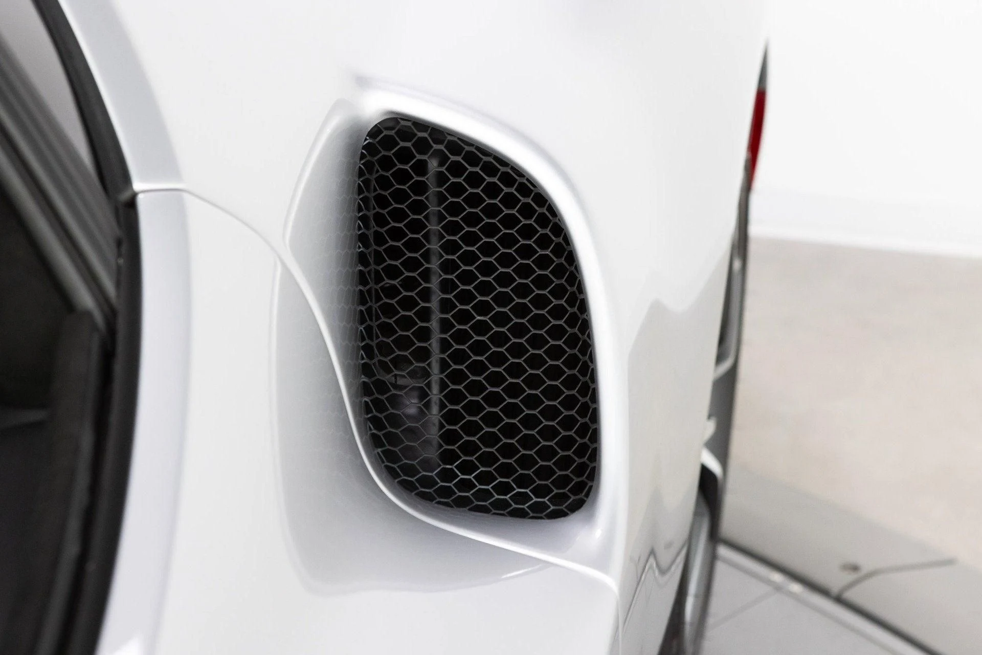 mph039_2782632298_Used_2024_Ferrari_296_GTB_1777367693_7c52450dfa