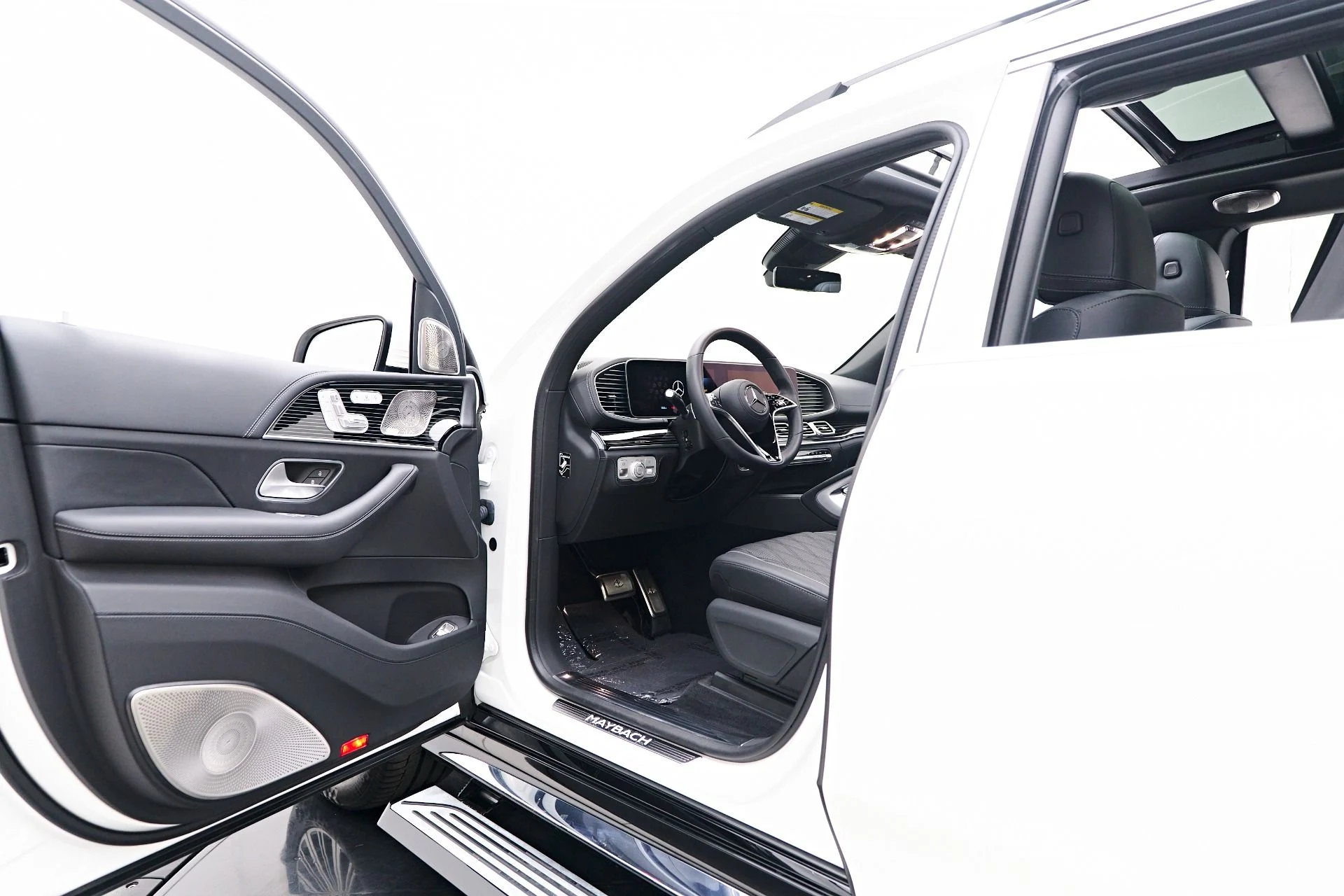 mph039_2786938225_Used_2024_Mercedes_Benz_GLS_Maybach_GLS_600_1754358854_101722f95f