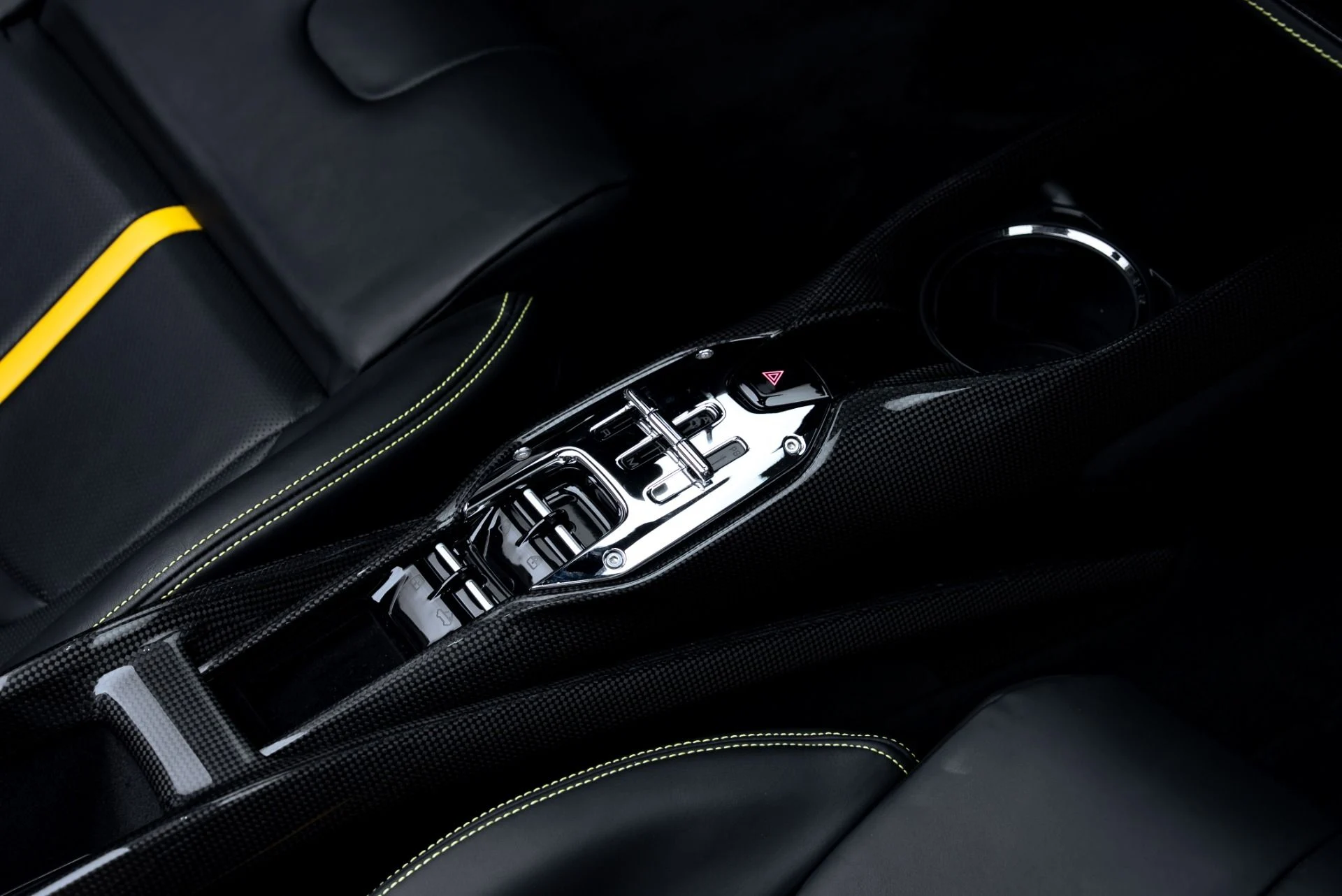 mph039_2794708467_Used_2024_Ferrari_SF_90_Spider_1777485078_fa3247ddad