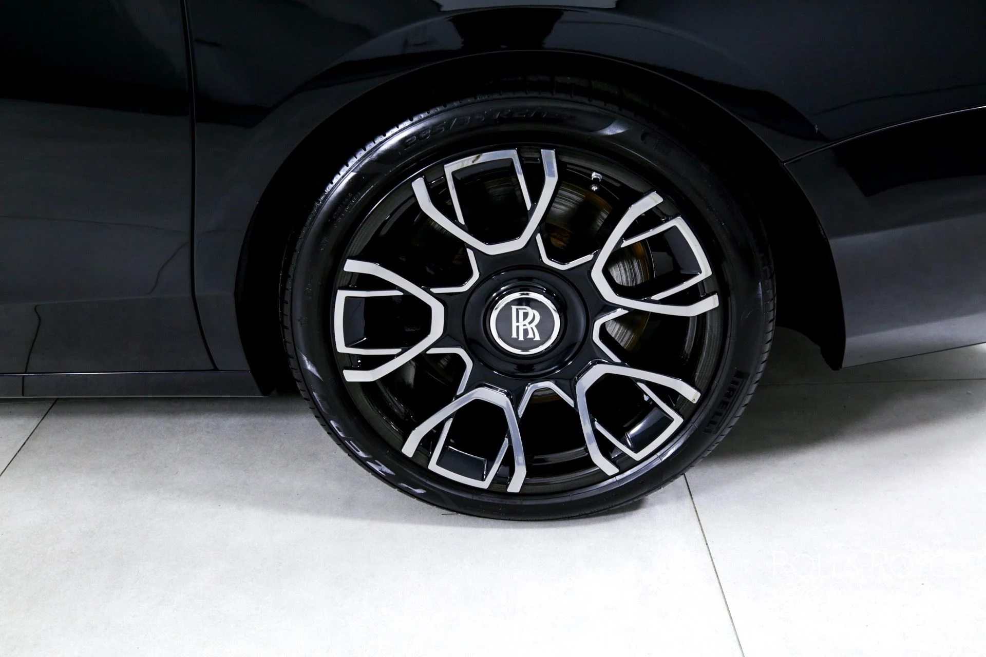 mph039_2801083251_Used_2022_Rolls_Royce_Black_Badge_Ghost_1713469379_5745c5287d
