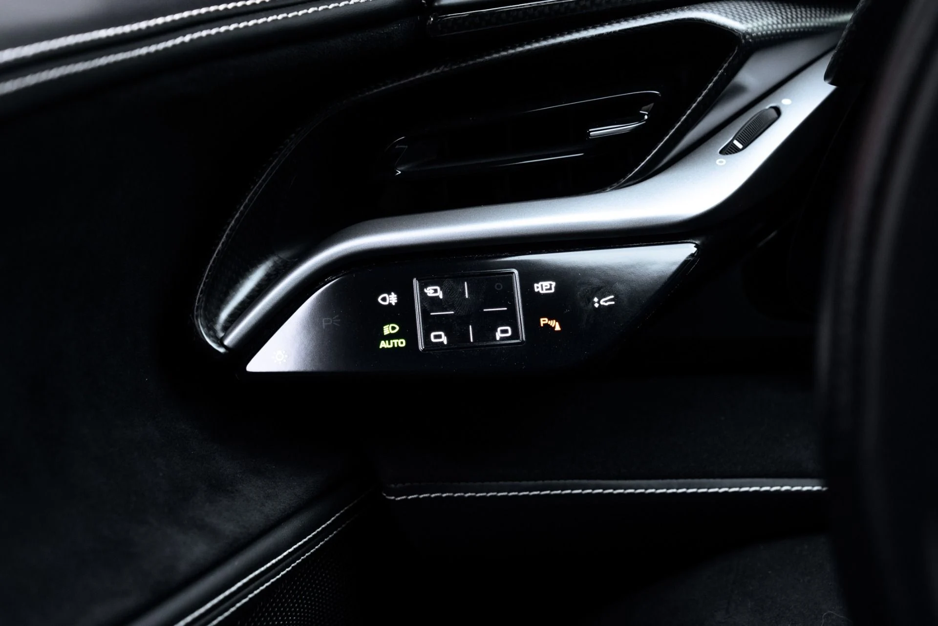 mph039_2803301676_Used_2024_Ferrari_SF_90_Stradale_1774546158_a5585586ab