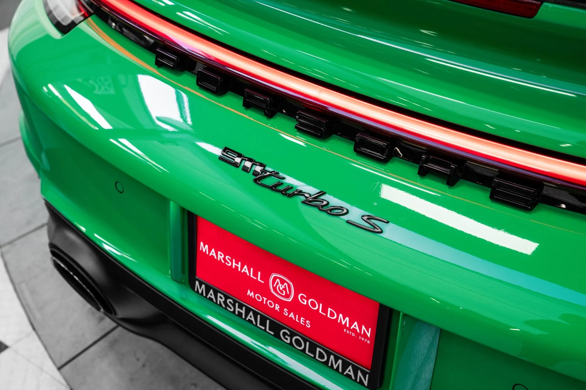 mph039_2819250572_Used_2021_Porsche_911_Turbo_S_Cabriolet_1762198384_8a32a85eee