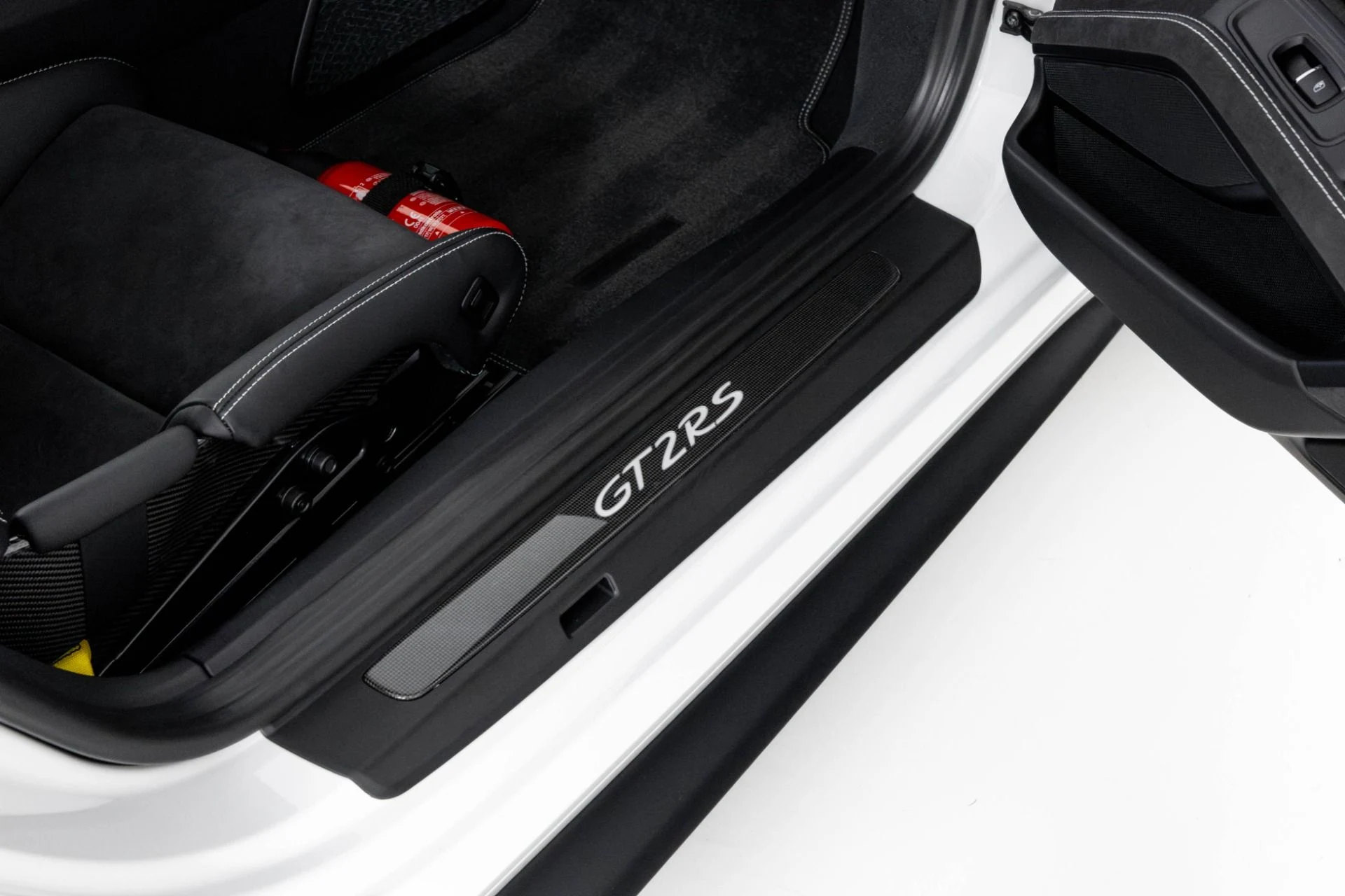 mph039_2822526569_Used_2018_Porsche_911_GT_2_RS_1762386681_77a5c18c88