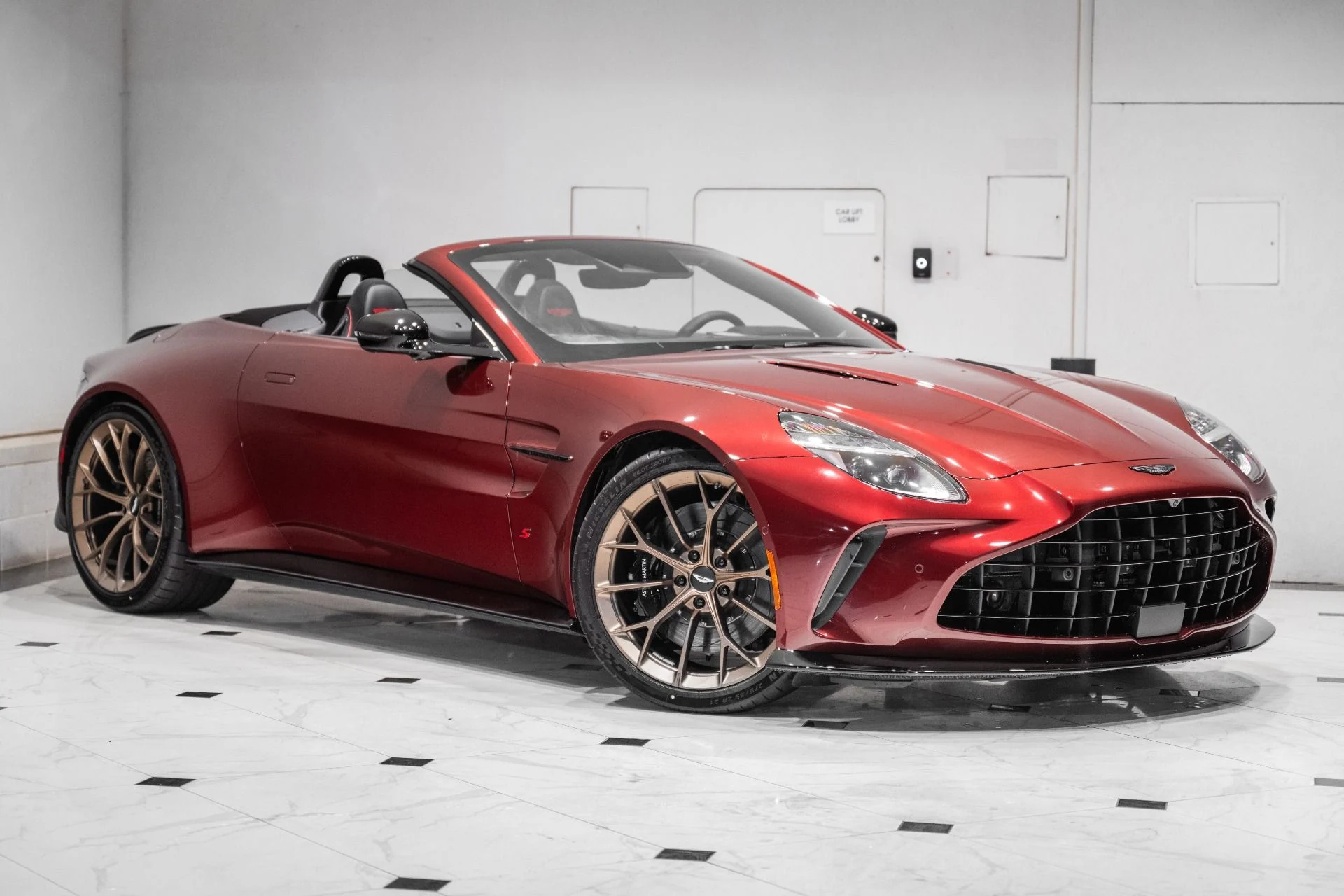 mph039_2835170755_New_2026_Aston_Martin_Vantage_S_Roadster_1784732743_996ca3a0a3
