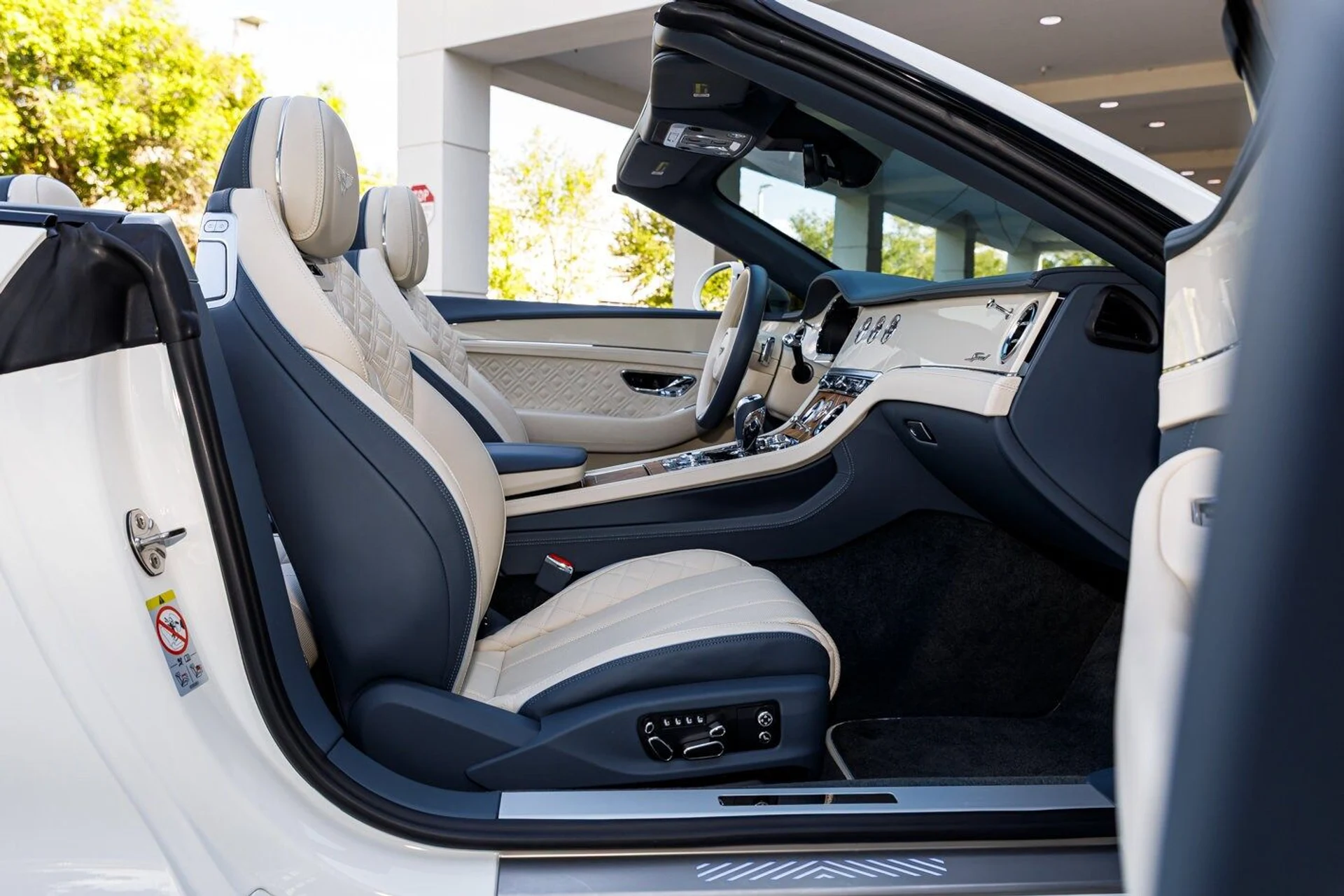 mph039_2840881582_4271a186b8651a098768c36322246f90x_9c872e9489