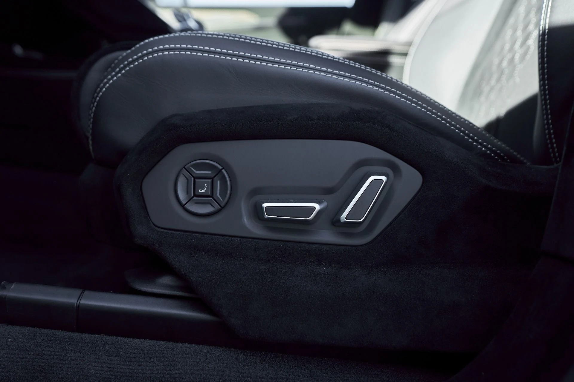 mph039_2848388284_Used_2024_Lamborghini_Urus_Performante_1764124811_7b264f2afc