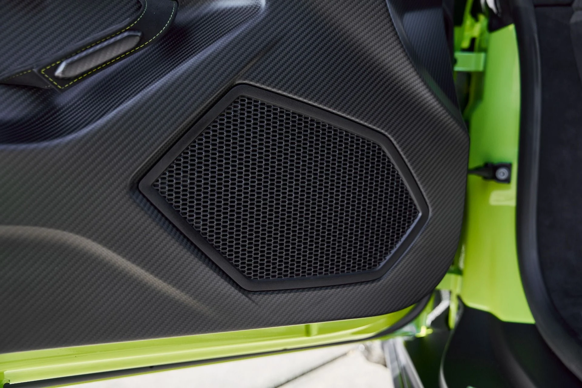 mph039_285810827_Used_2024_Lamborghini_Huracan_Sterrato_Base_1767062440_c836c4a52d