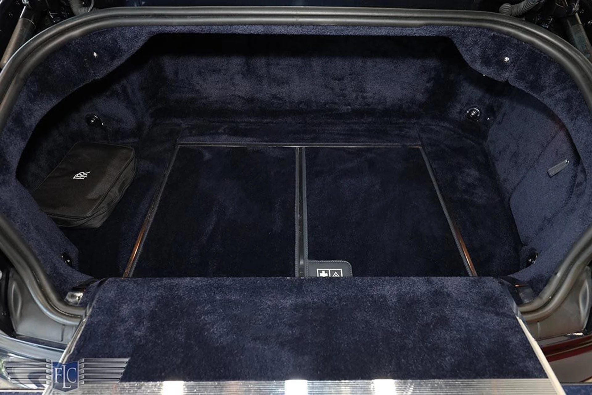 mph039_2871329047_used_2010_rolls_royce_phantom_coupe_2drcoupe_9689_23032894_40_1024_3e4fa6dfec