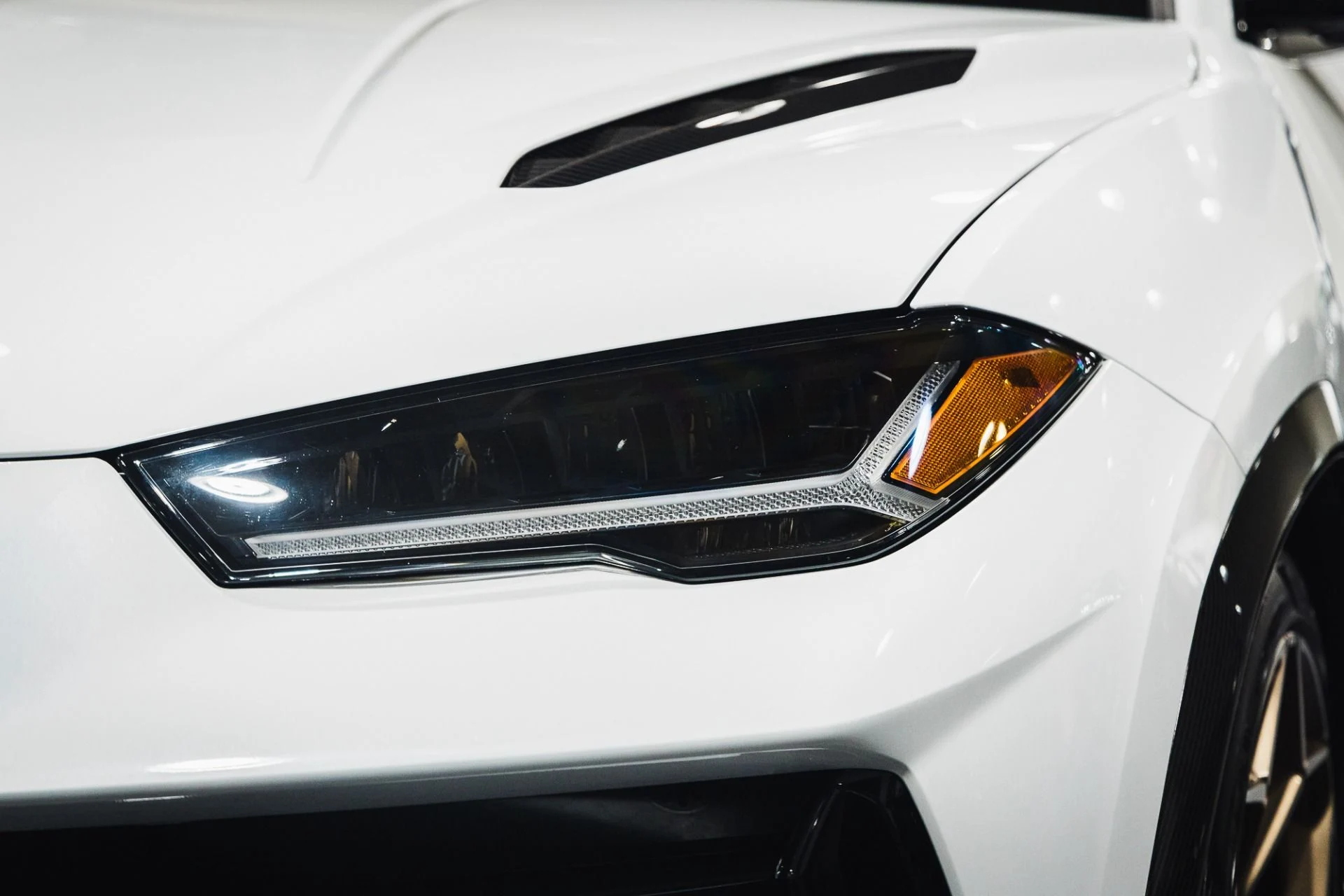 mph039_287898142_Used_2023_Lamborghini_Urus_Performante_1775866493_1a41f69e08