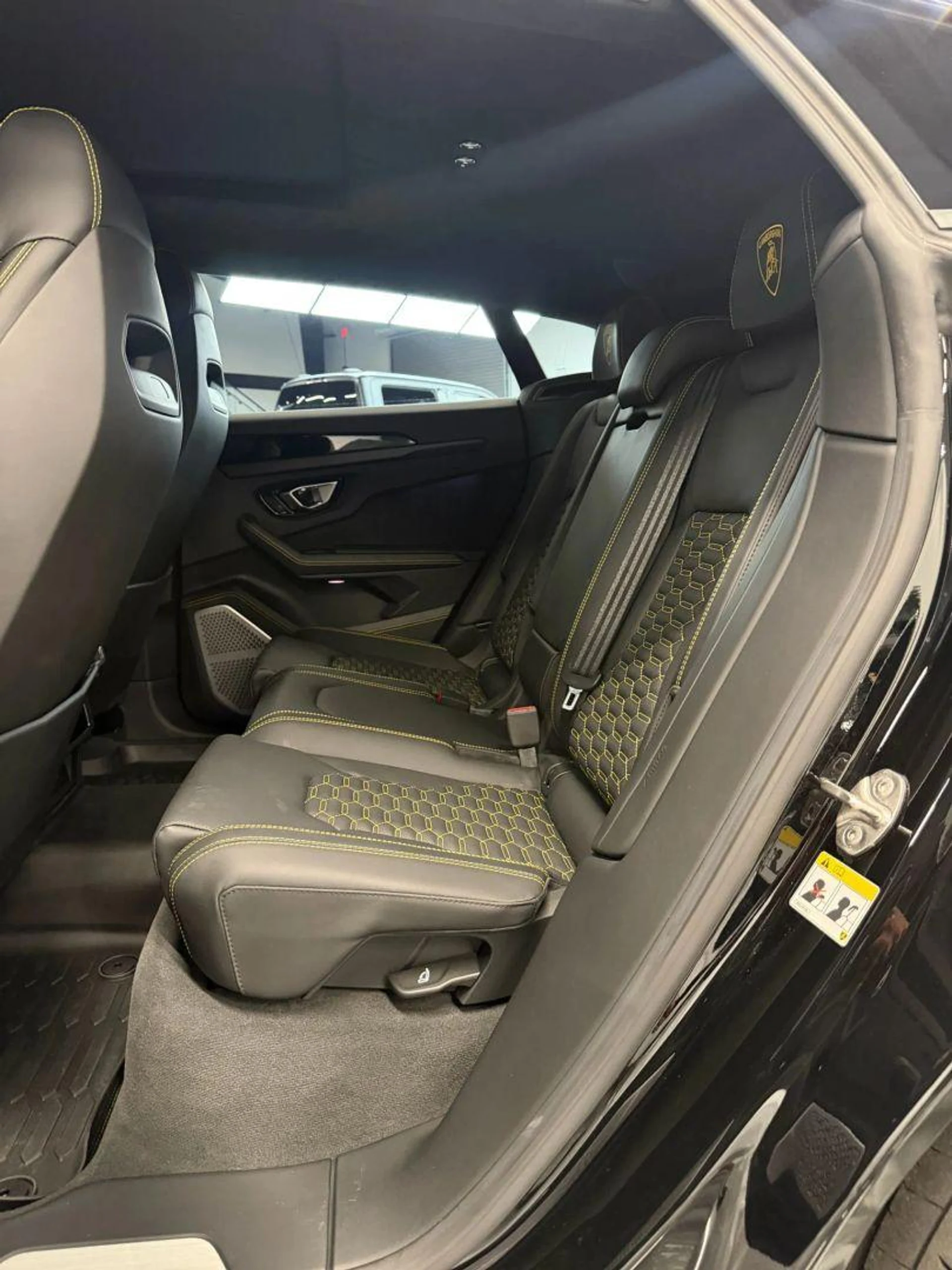 mph039_2881515921_Used_2022_Lamborghini_Urus_Sport_Utility_4_D_1784762934_69163ba95f
