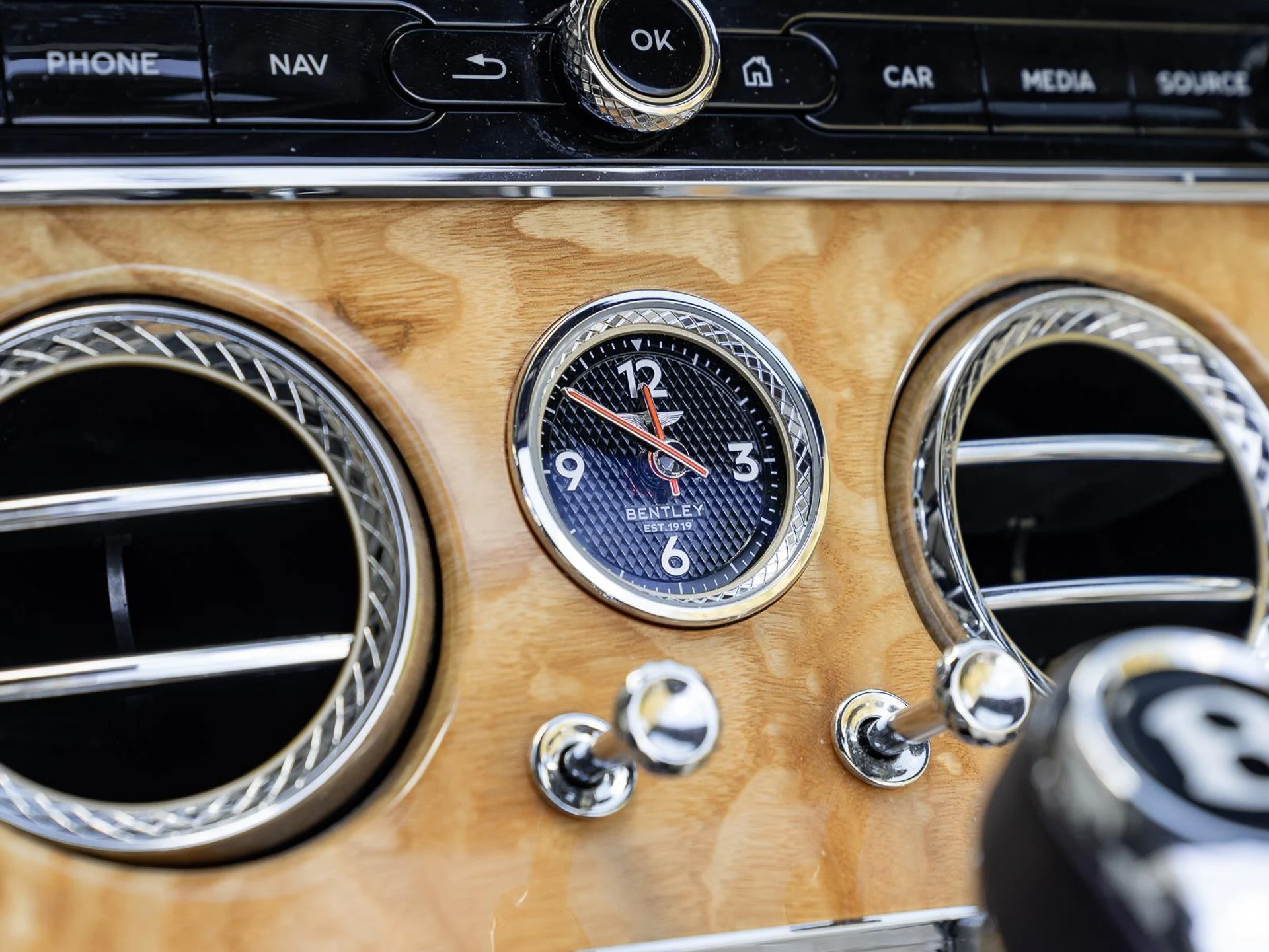 mph039_288699915_Used_2022_Bentley_Continental_GT_Mulliner_1774645987_e0234b66b1