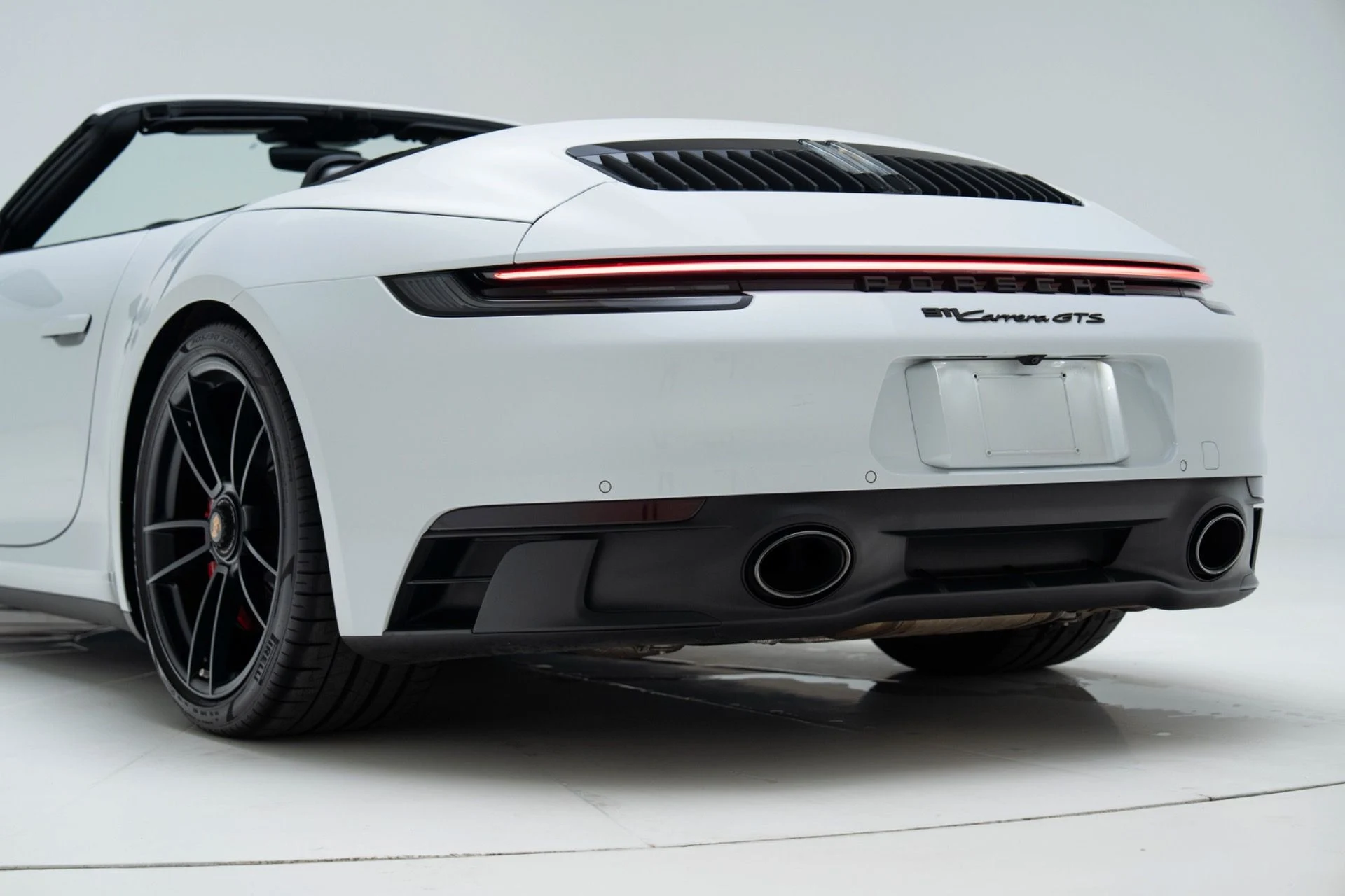 mph039_2889556483_Used_2022_Porsche_911_Carrera_GTS_1784566818_ef3f527786