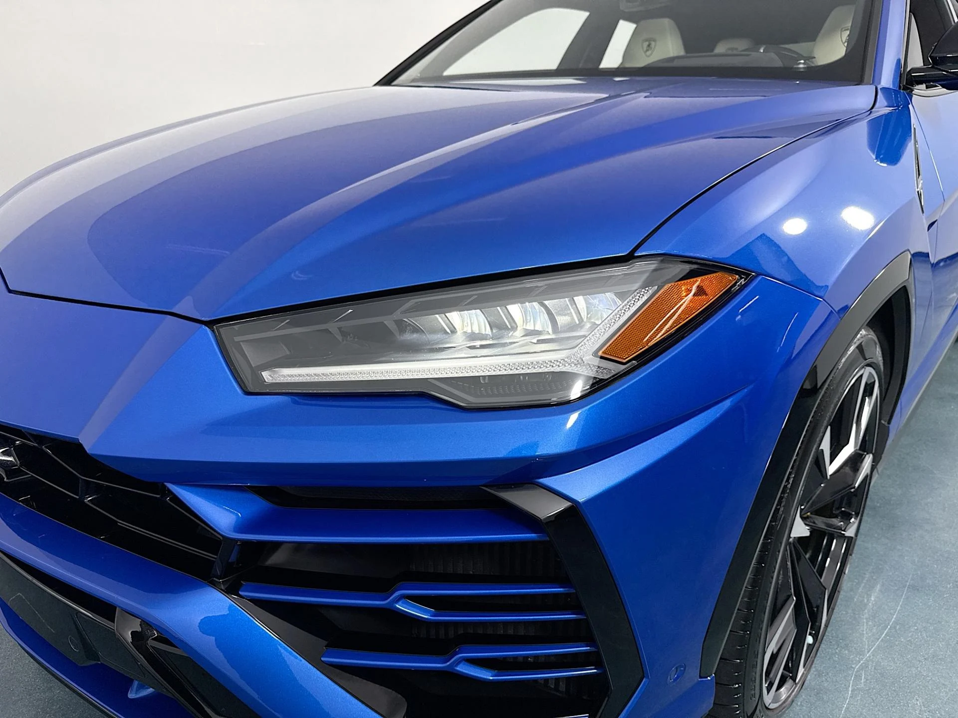 mph039_28896956_Used_2021_Lamborghini_Urus_1783027583_67a6a8cc0b