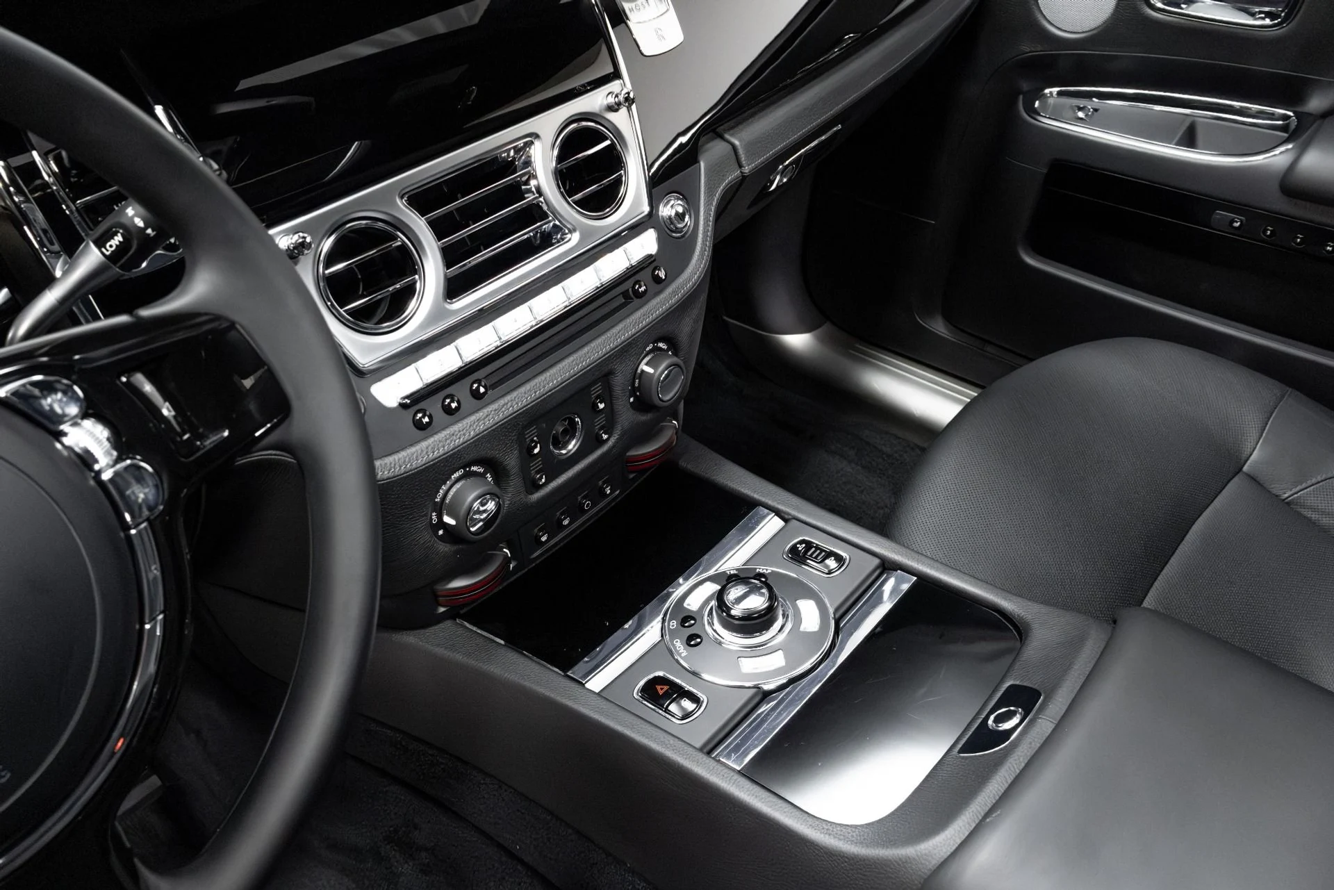 mph039_2898429489_Used_2011_Rolls_Royce_Ghost_Base_1762877304_46dcf9dc45