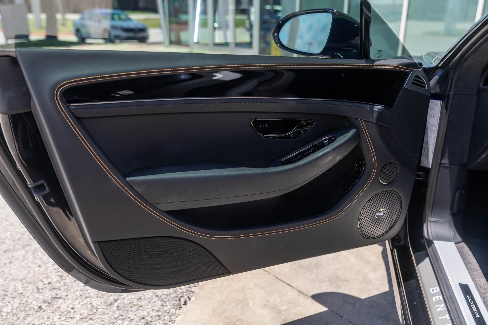 mph039_2901063481_Hi_Tech_Luxury_Imports_LLC_SCBCP_2_ZG_0_SC_023285_image_39_a7688c30c5