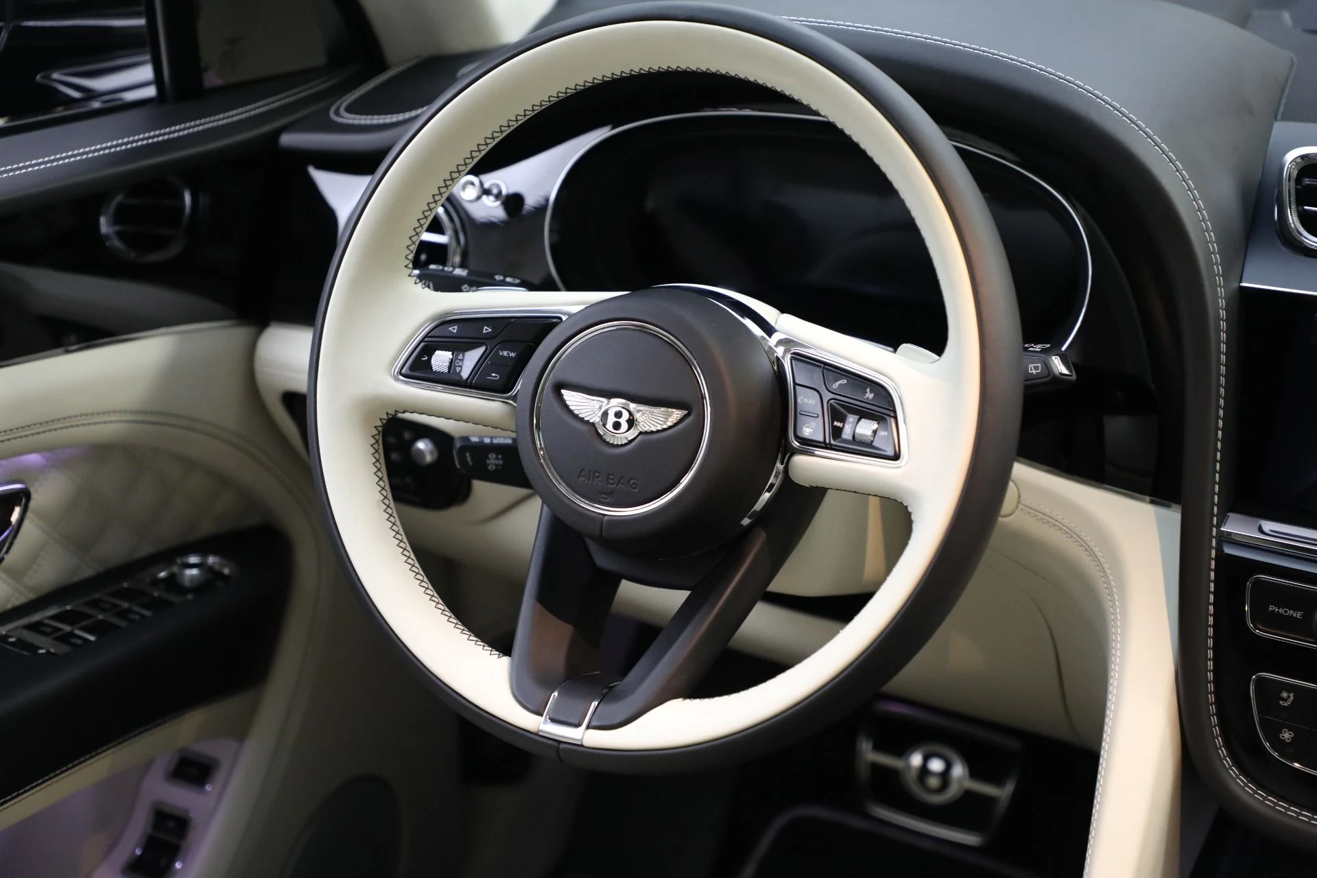 mph039_2906866169_Used_2023_Bentley_Bentayga_Azure_V8_c7928dab7e
