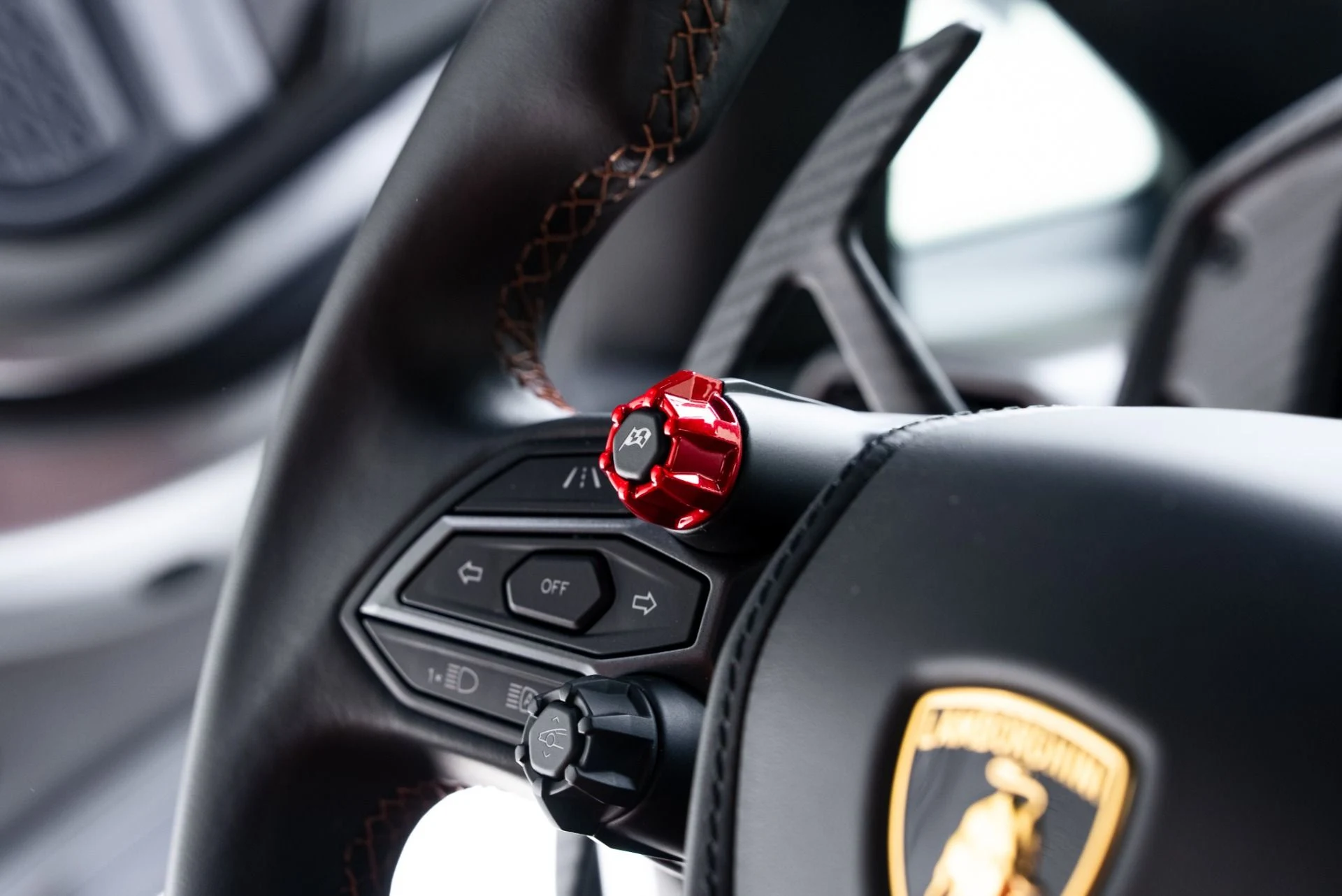 mph039_2907421233_Used_2025_Lamborghini_Revuelto_1770663111_8487336914