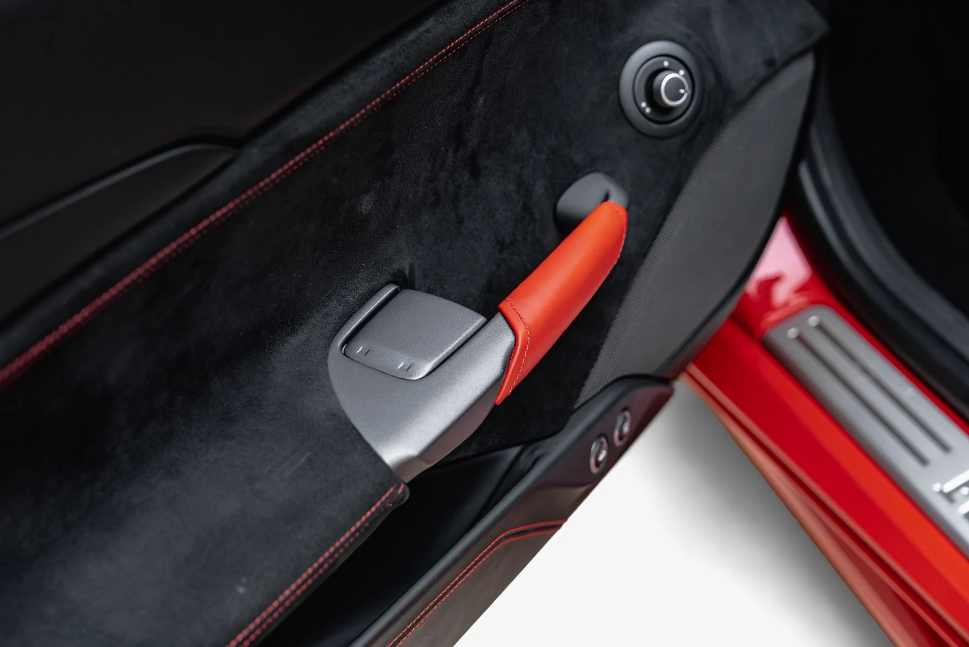mph039_2914408198_Used_2018_Ferrari_488_GTB_1784764966_7d3205f91f
