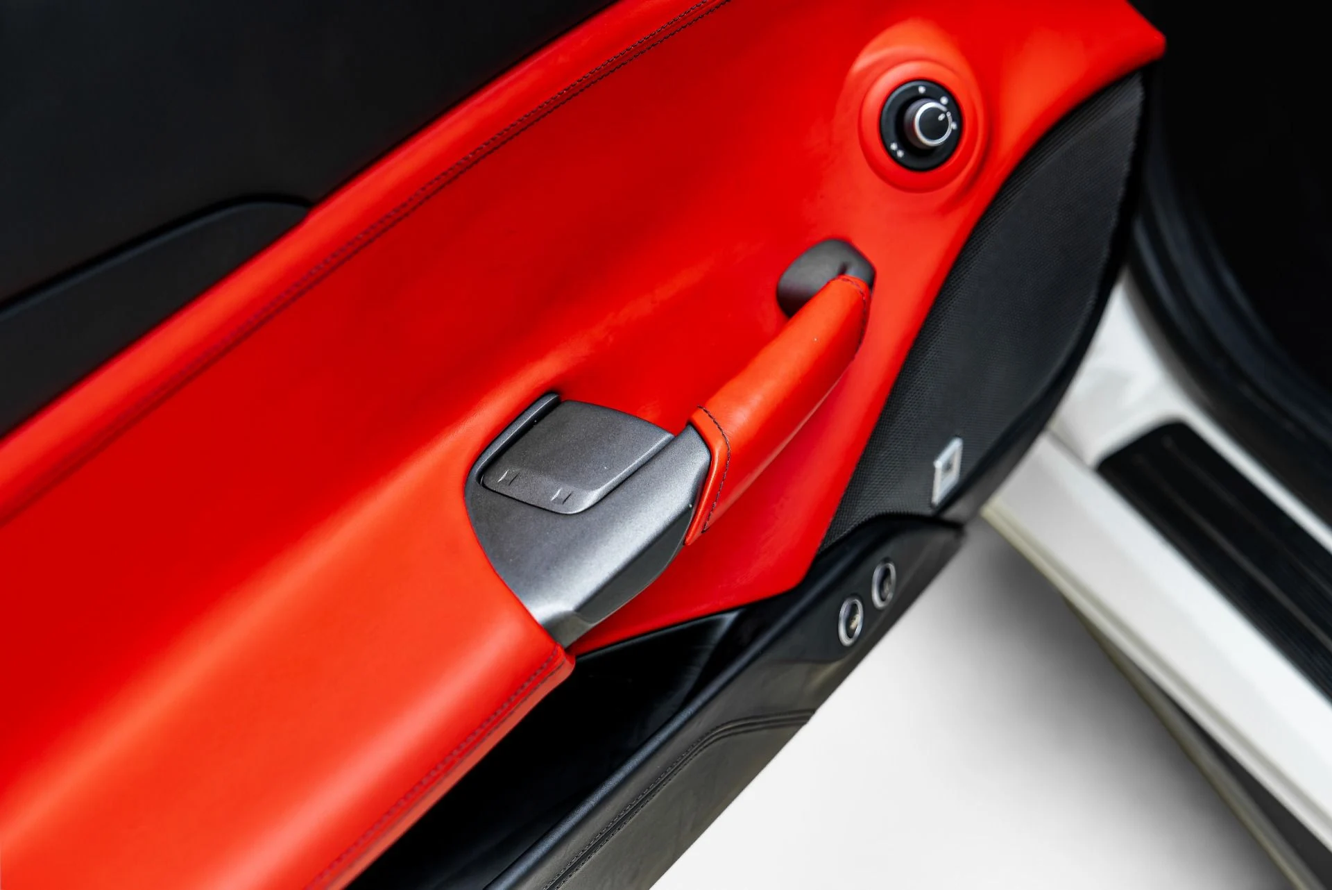 mph039_2917897082_Used_2017_Ferrari_488_Spider_1784937342_518ea80e4e