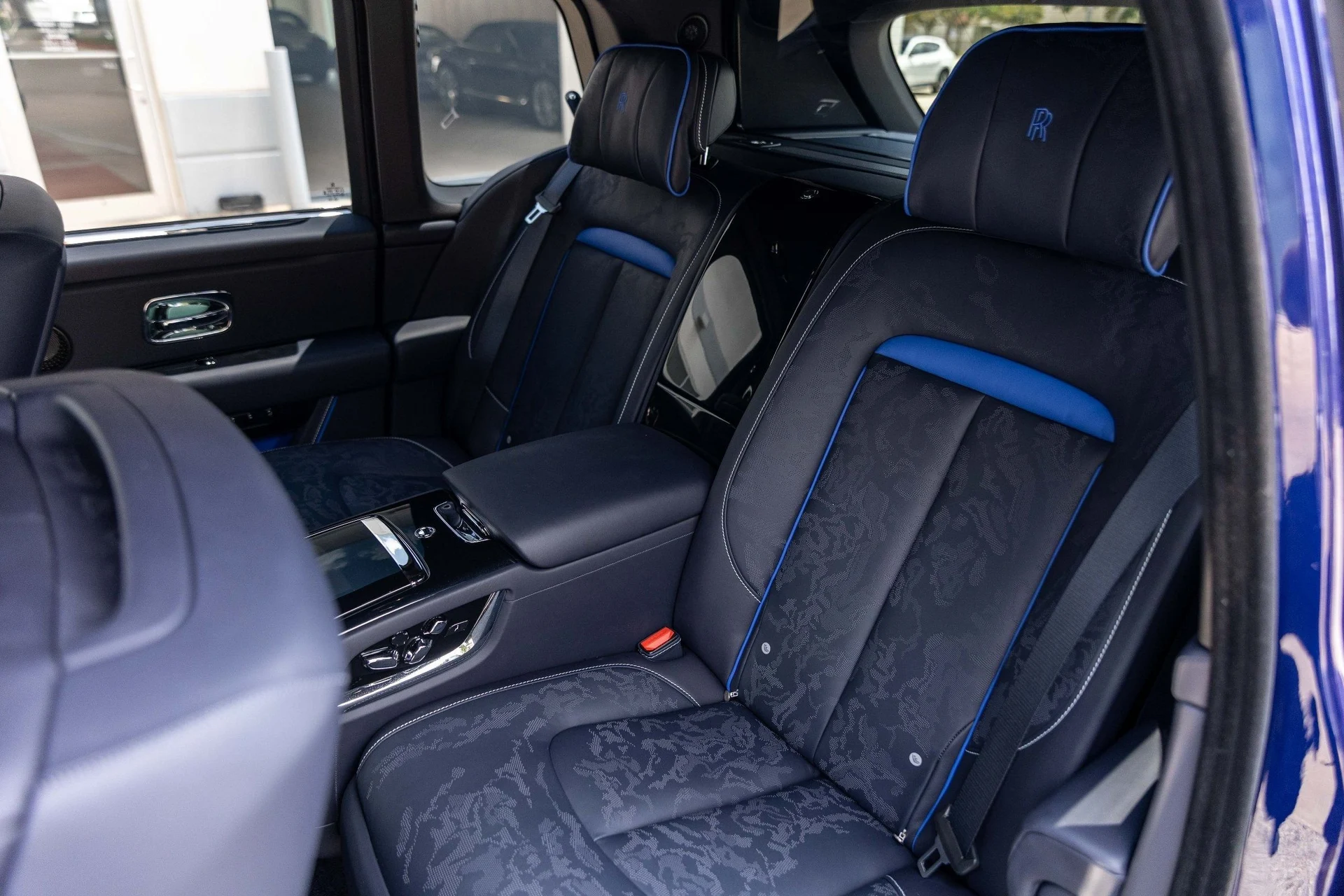mph039_2924969436_Hi_Tech_Luxury_Imports_LLC_SLATV_8_C04_RU_223924_image_39_56ea65e9d8