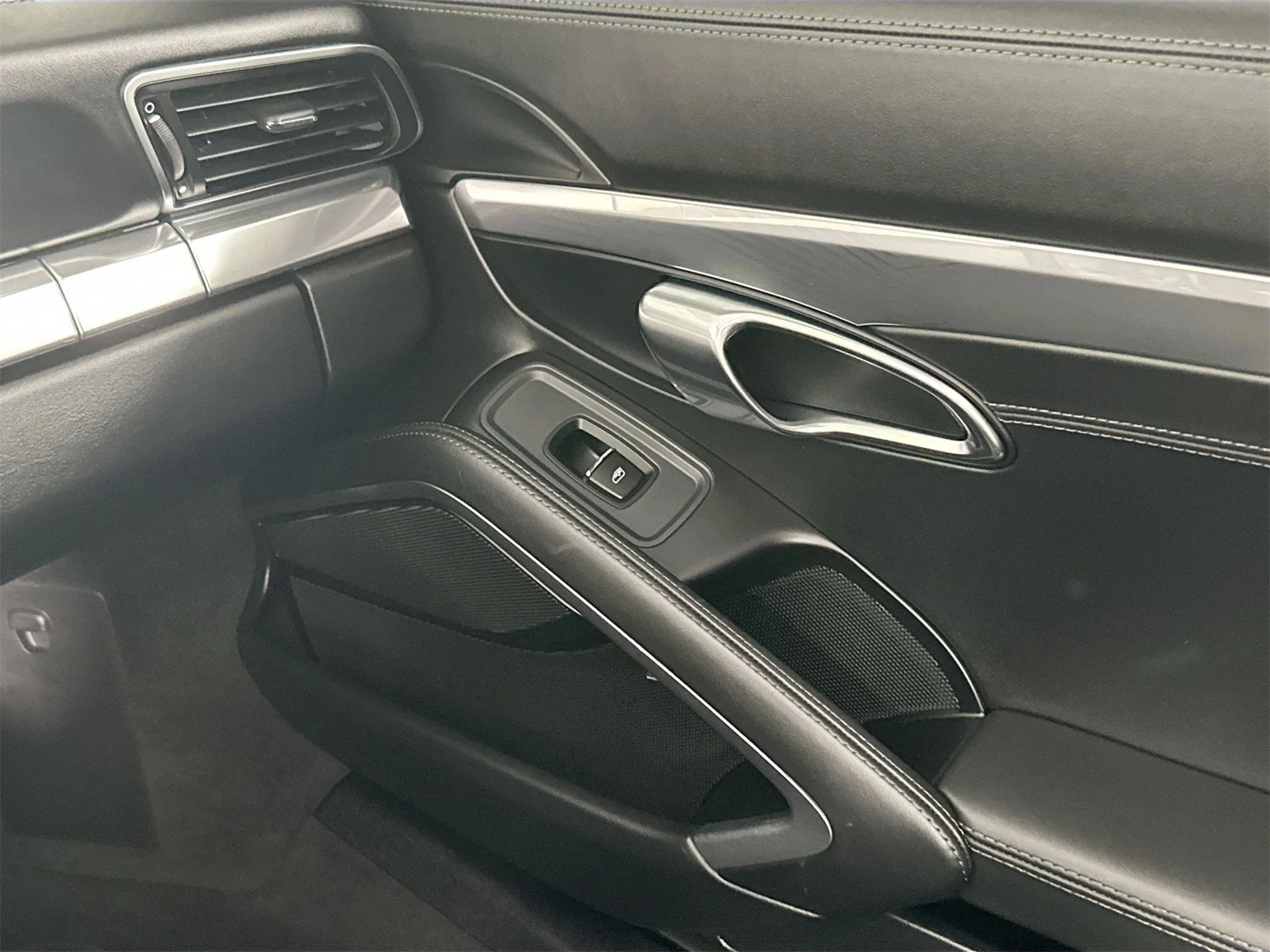 mph039_29309155_e932b21f096b2c58d37fb1a4a6fb6a23_a3e1ec9959