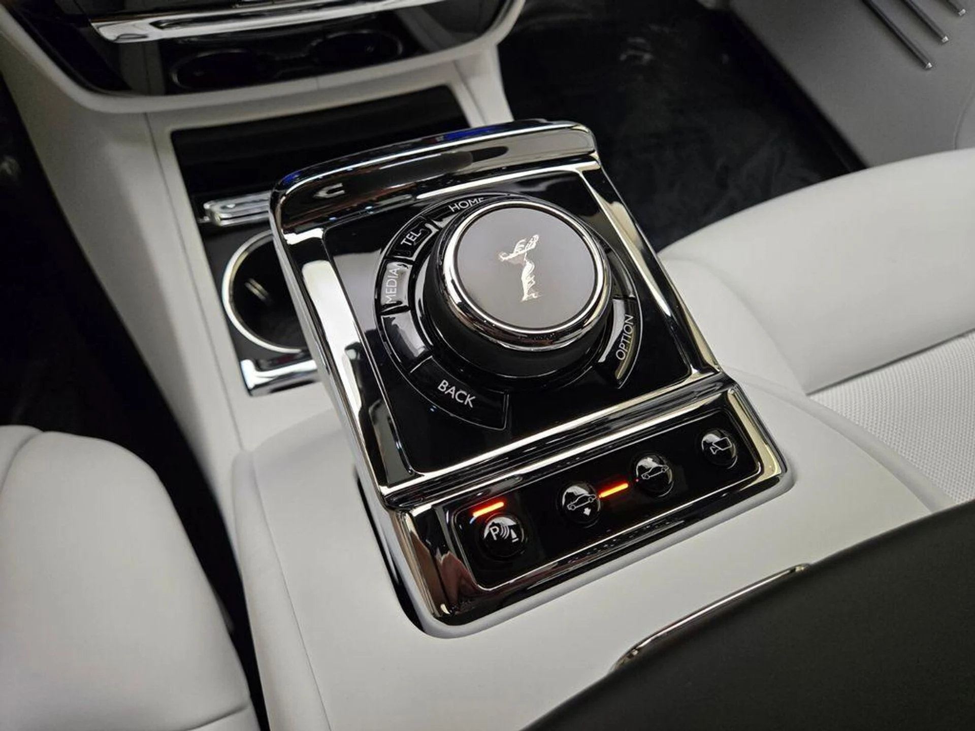 mph039_2933470094_New_2026_Rolls_Royce_Phantom_1776489501_12540ded65