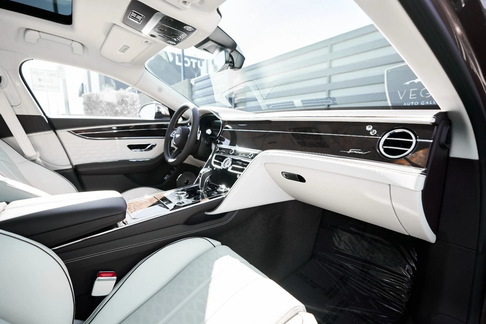 mph039_2938716219_Used_2025_Bentley_Flying_Spur_Speed_1762569224_098459d188