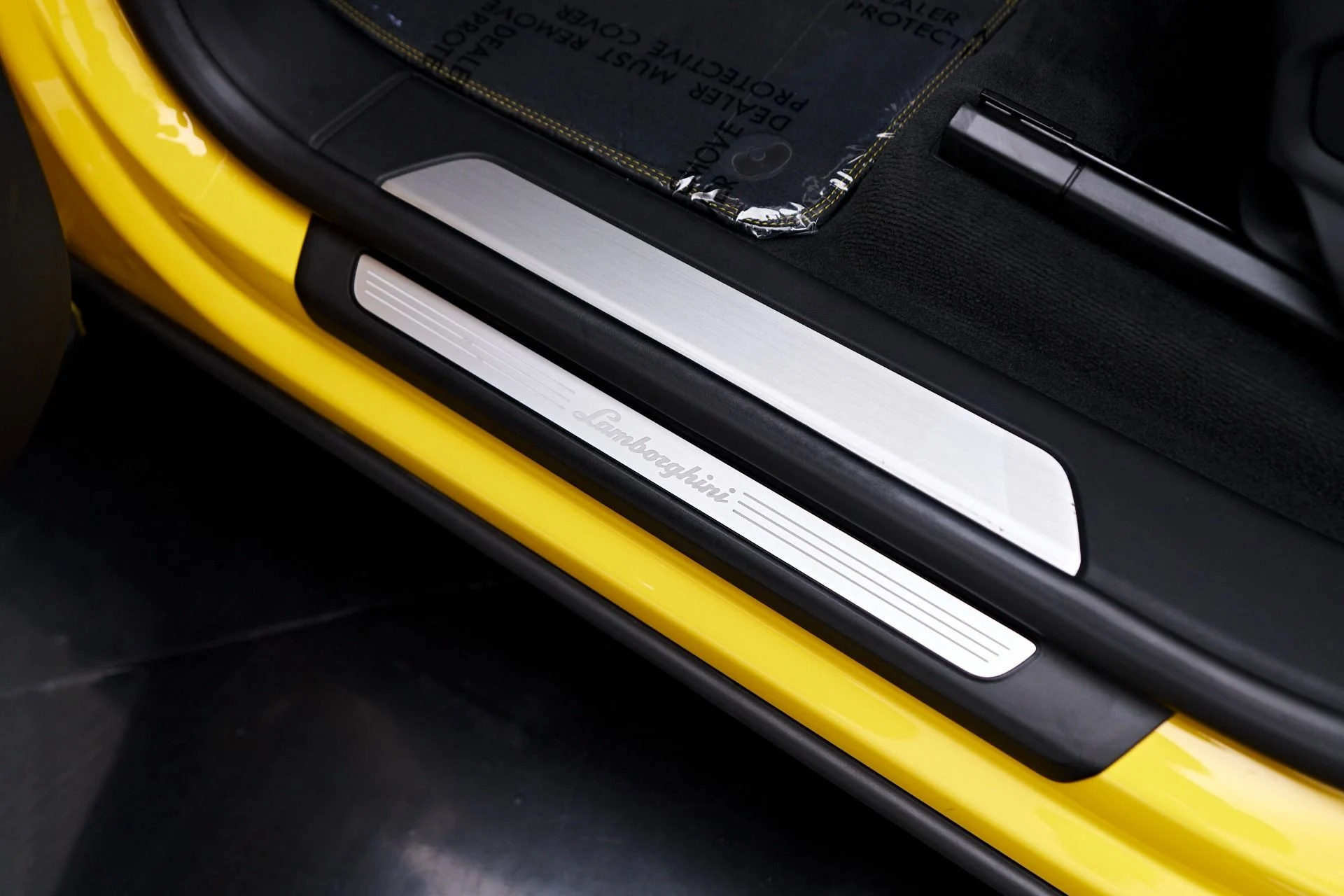 mph039_2967729909_Used_2021_Lamborghini_Urus_Base_1758751762_bde4ff0c86
