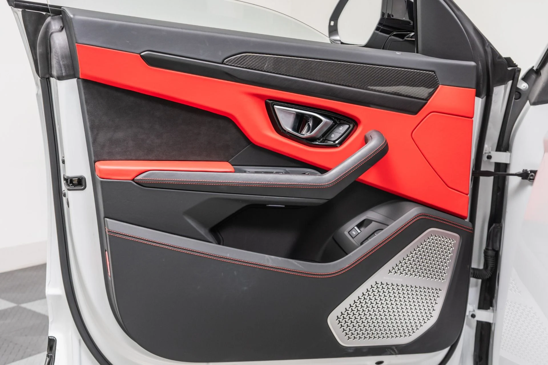 mph039_2973281399_Used_2022_Lamborghini_Urus_1792605260_d81c6a2118