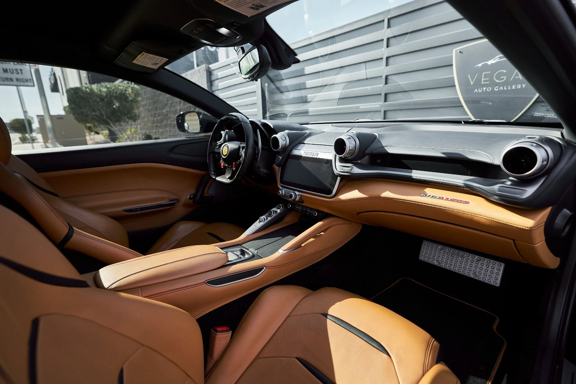 mph039_2977660652_Used_2018_Ferrari_GTC_4_Lusso_V12_1764210179_05cfd559ee