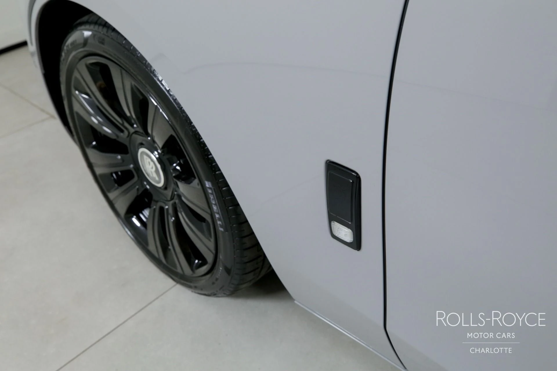 mph039_2981273669_Used_2024_Rolls_Royce_Ghost_1738596098_a2ef0f9b3f