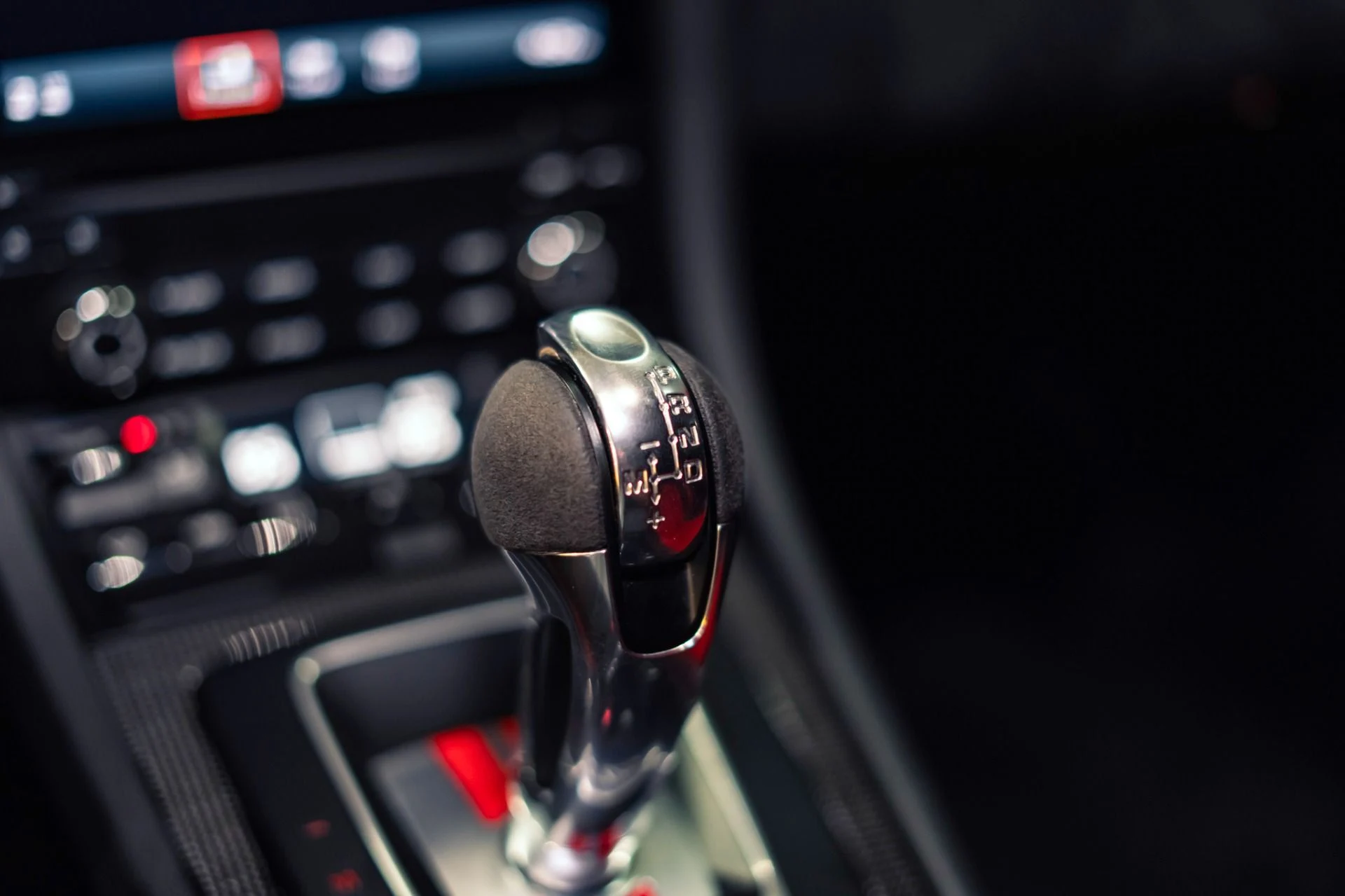 mph039_2984206509_Used_2018_Porsche_911_GT_2_RS_1777474085_fd6af26968