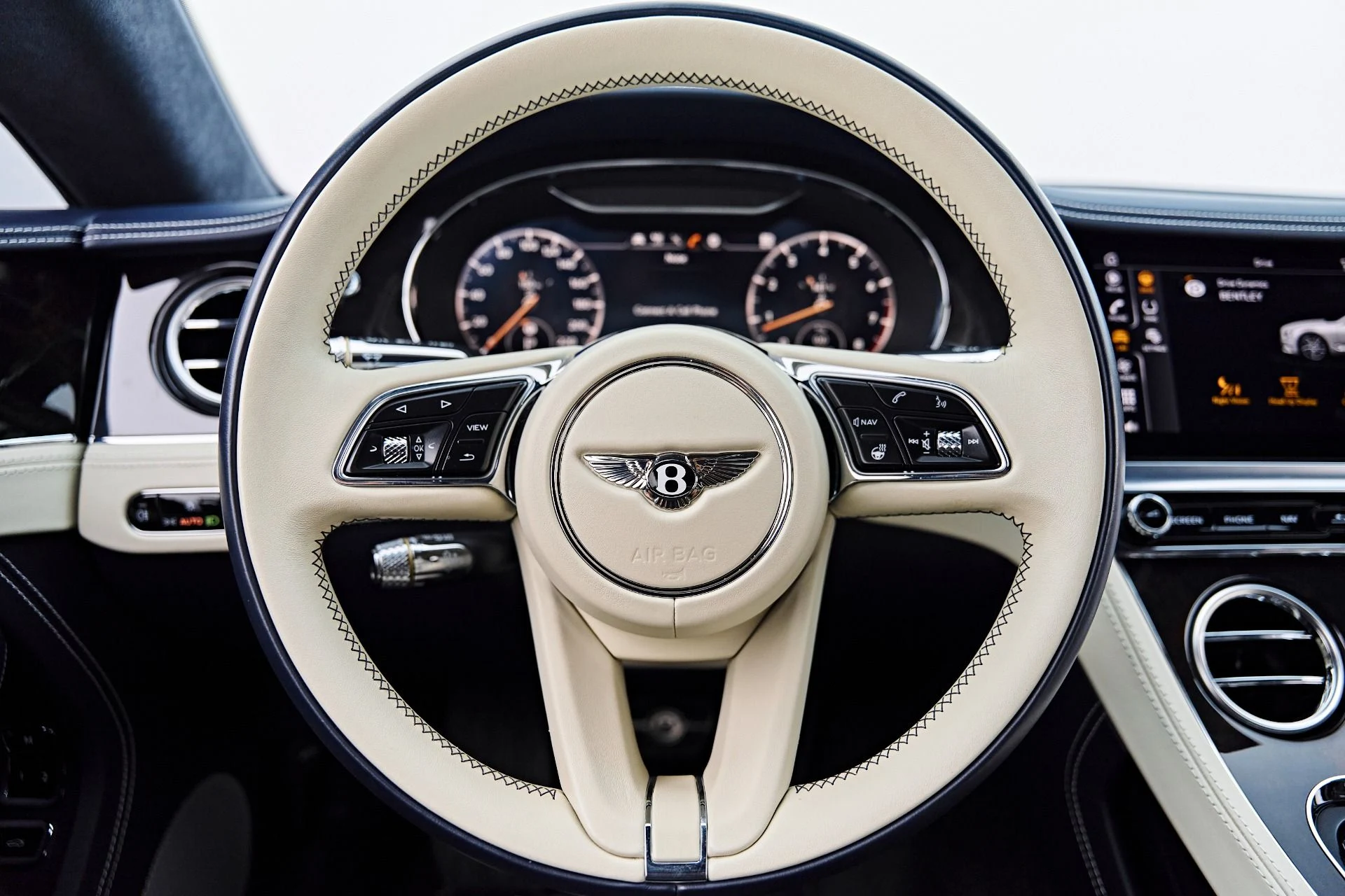 mph039_29883070_Used_2022_Bentley_Continental_GT_V8_1790367737_dc98977776