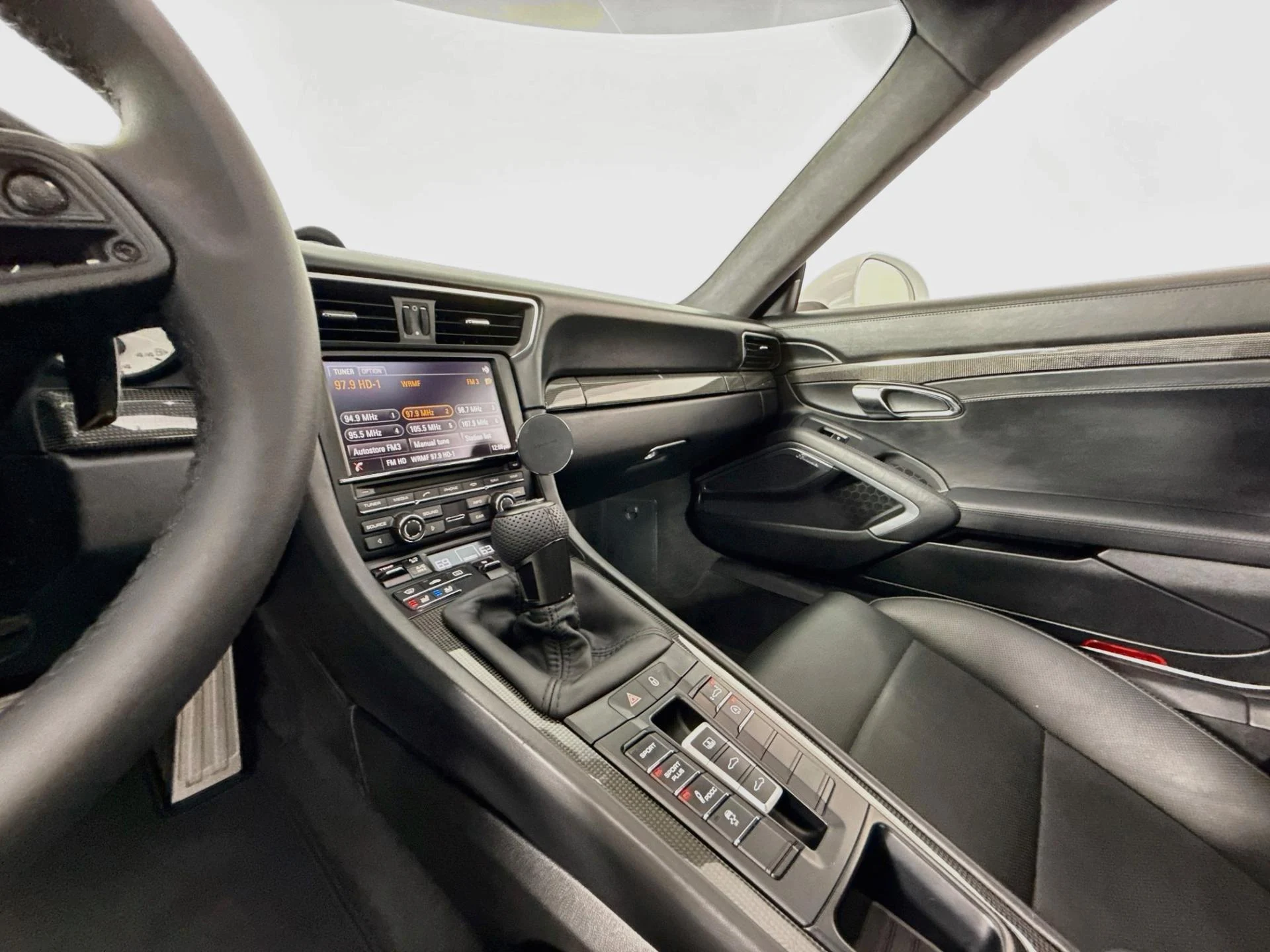 mph039_2988515075_Used_2014_Porsche_911_Turbo_S_1791570350_6644407717