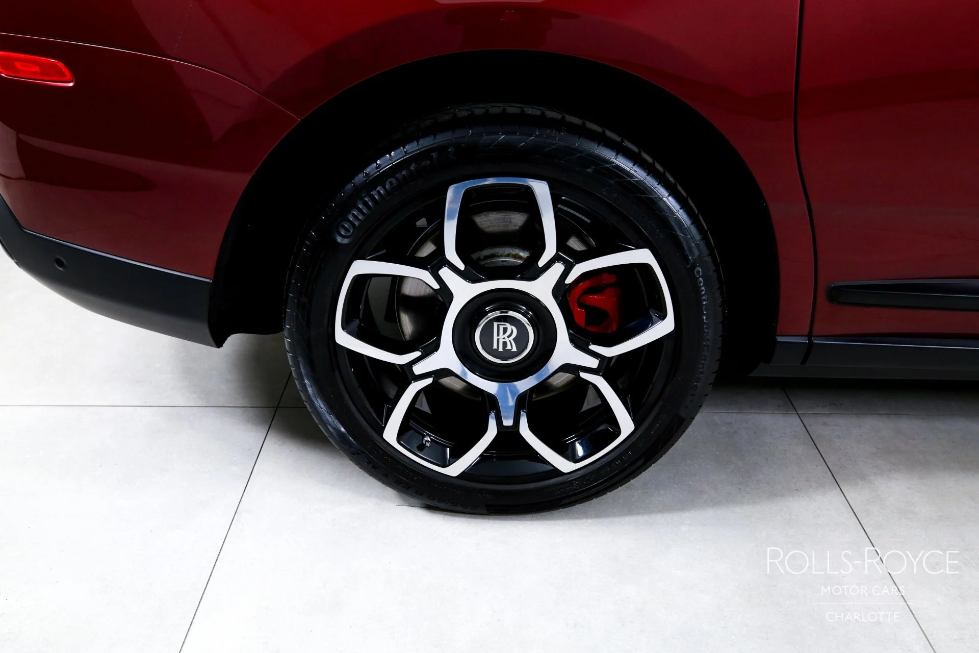 mph039_2992655033_Used_2022_Rolls_Royce_Black_Badge_Cullinan_1769449114_4adda36129