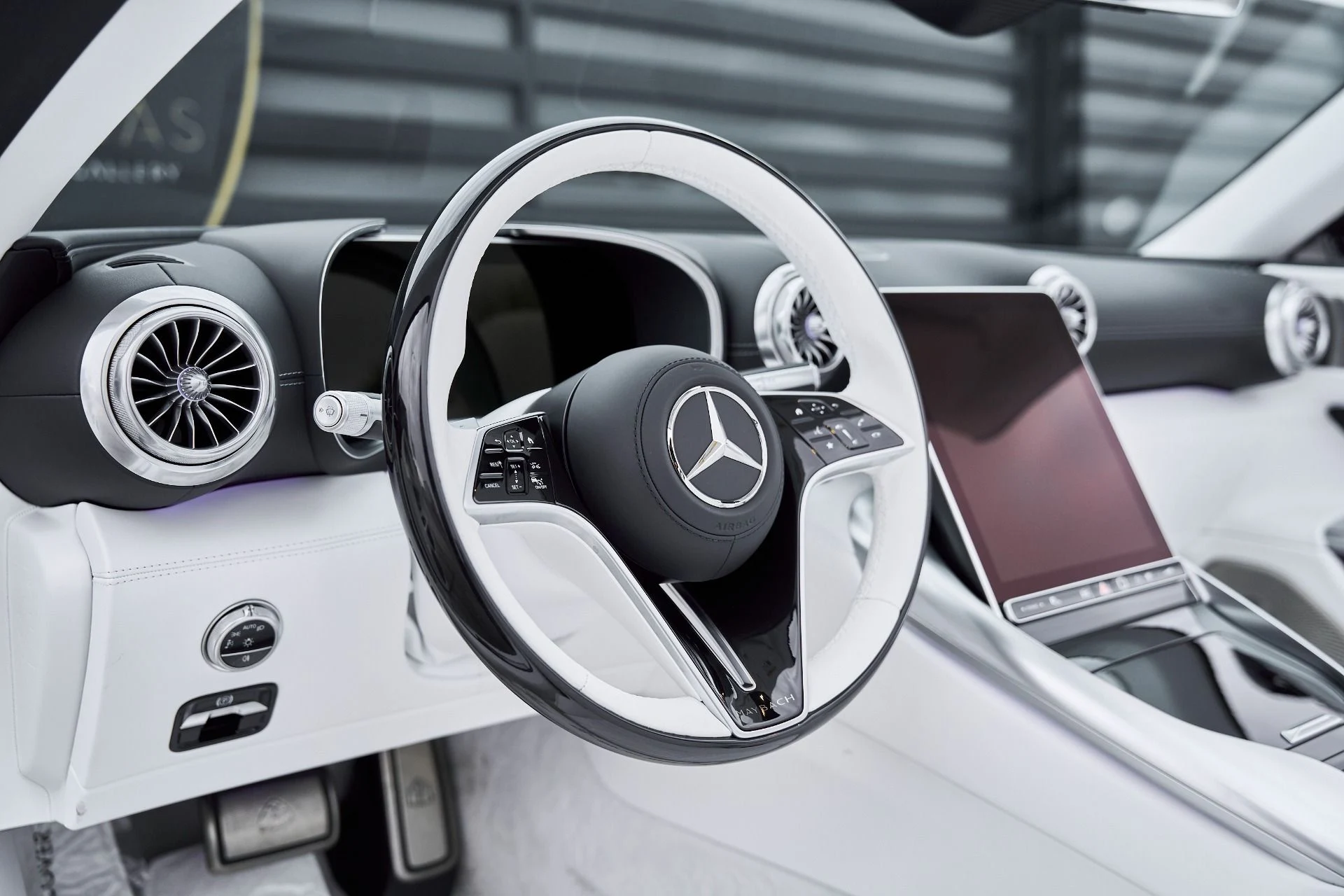 mph039_2999479659_Used_2026_Mercedes_Benz_SL_Class_Maybach_SL_680_1767218128_e5dd7d7350