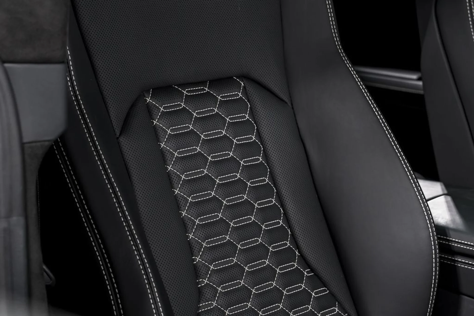 mph039_3002959010_8147c3f3524f488b62ed3402204086cax_1f01da796d