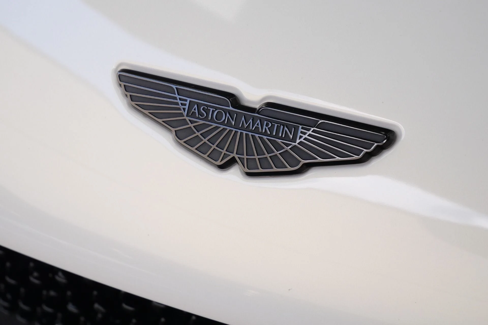 mph039_3004811517_Used_2022_Aston_Martin_DBS_Superleggera_Volante_715_Horsepower_Low_Miles_Two_Tone_Interior_1780071319_eedcf7bafb