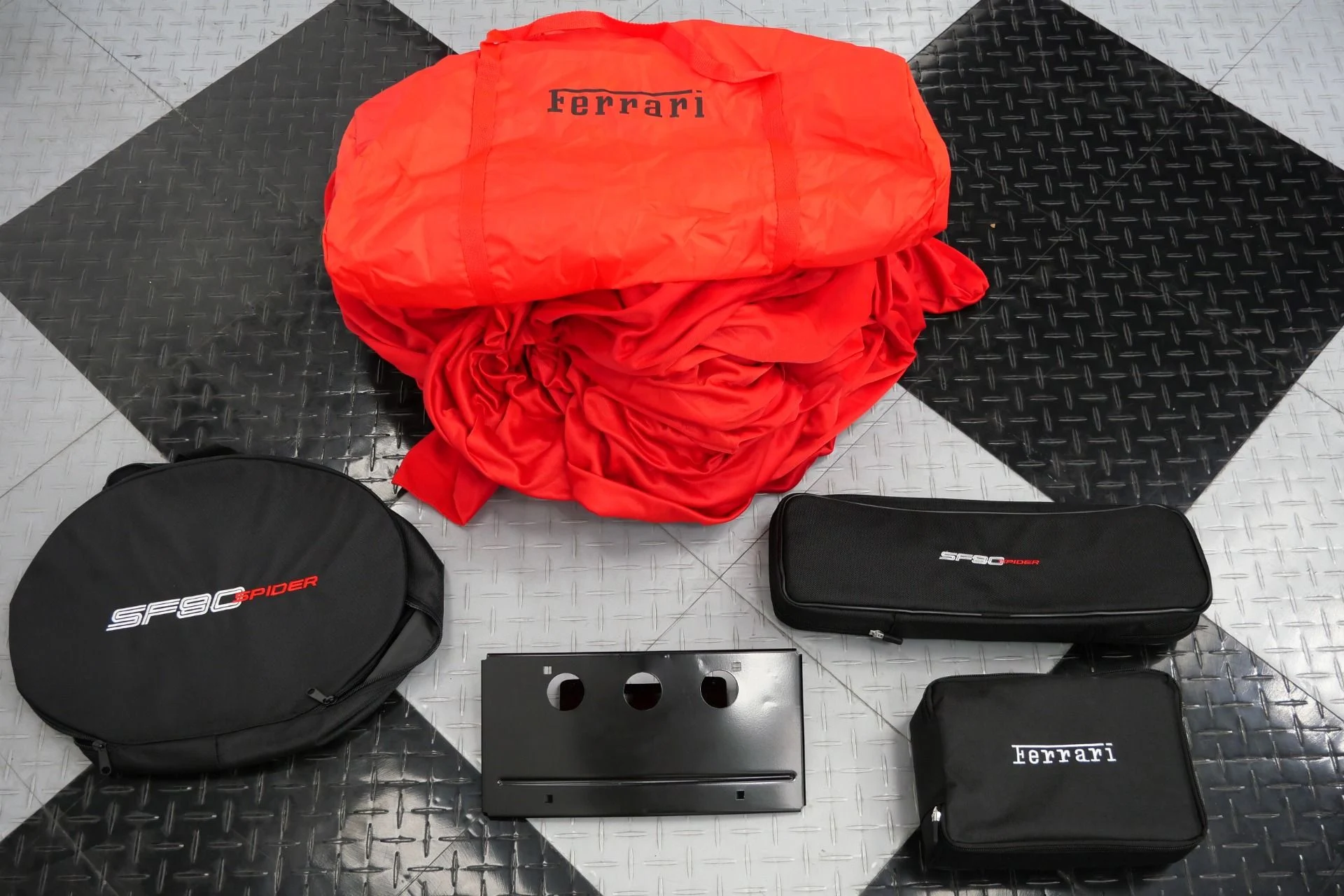 mph039_3006932025_Used_2025_Ferrari_SF_90_Spider_718_K_MSRP_Two_Tone_Exterior_Two_Tone_Interior_Extensive_Carbon_1788280575_980e8f2f97