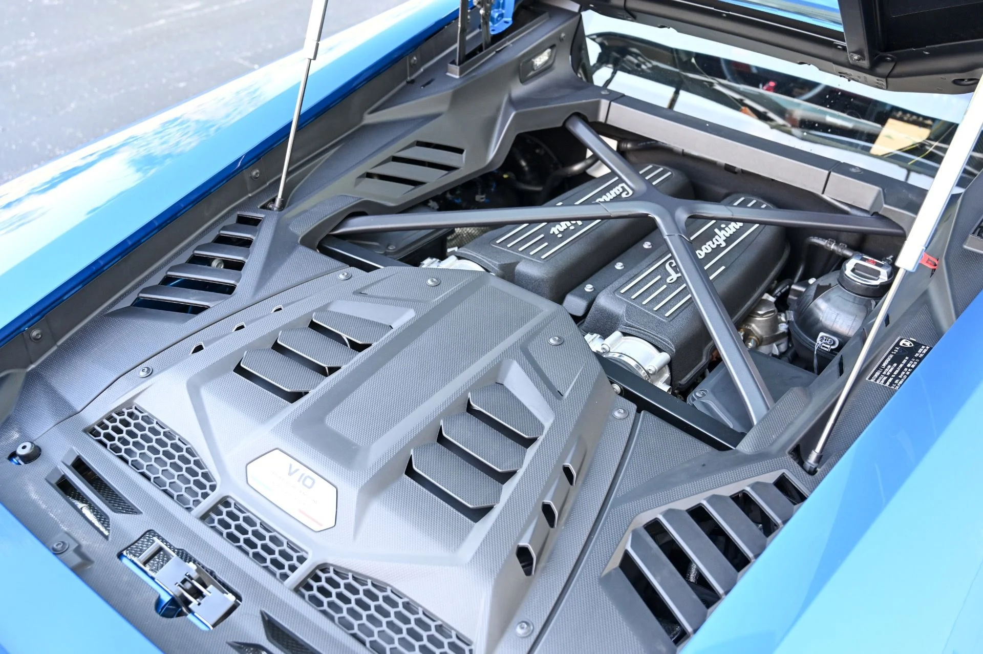 mph039_3009653644_Used_2020_Lamborghini_Huracan_EVO_1726853274_54bdd71e9d