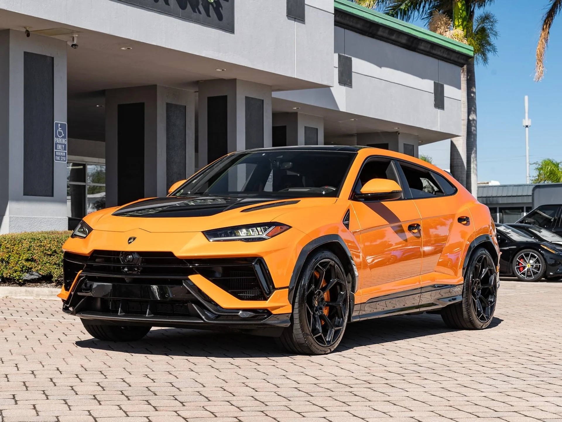 mph039_3049771462_Used_2023_Lamborghini_Urus_Performante_1763068042_5c0957dd61