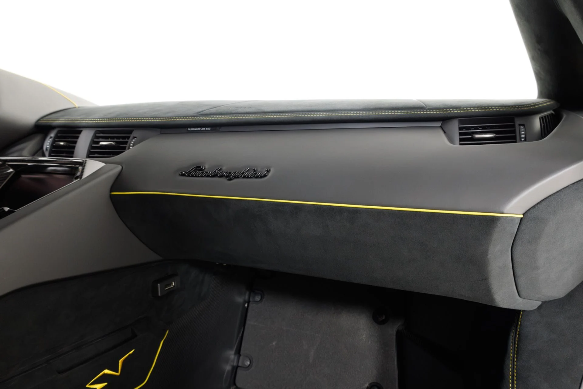 mph039_3055121909_Used_2016_Lamborghini_Aventador_LP_750_4_Superveloce_1785278593_30cc95b583