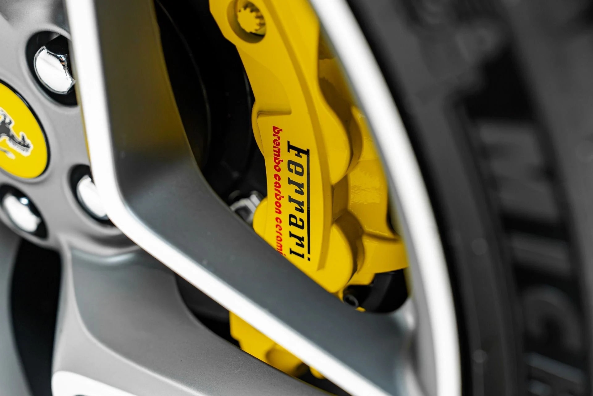 mph039_305928982_Used_2022_Ferrari_F8_Spider_1788910698_df25b579bb