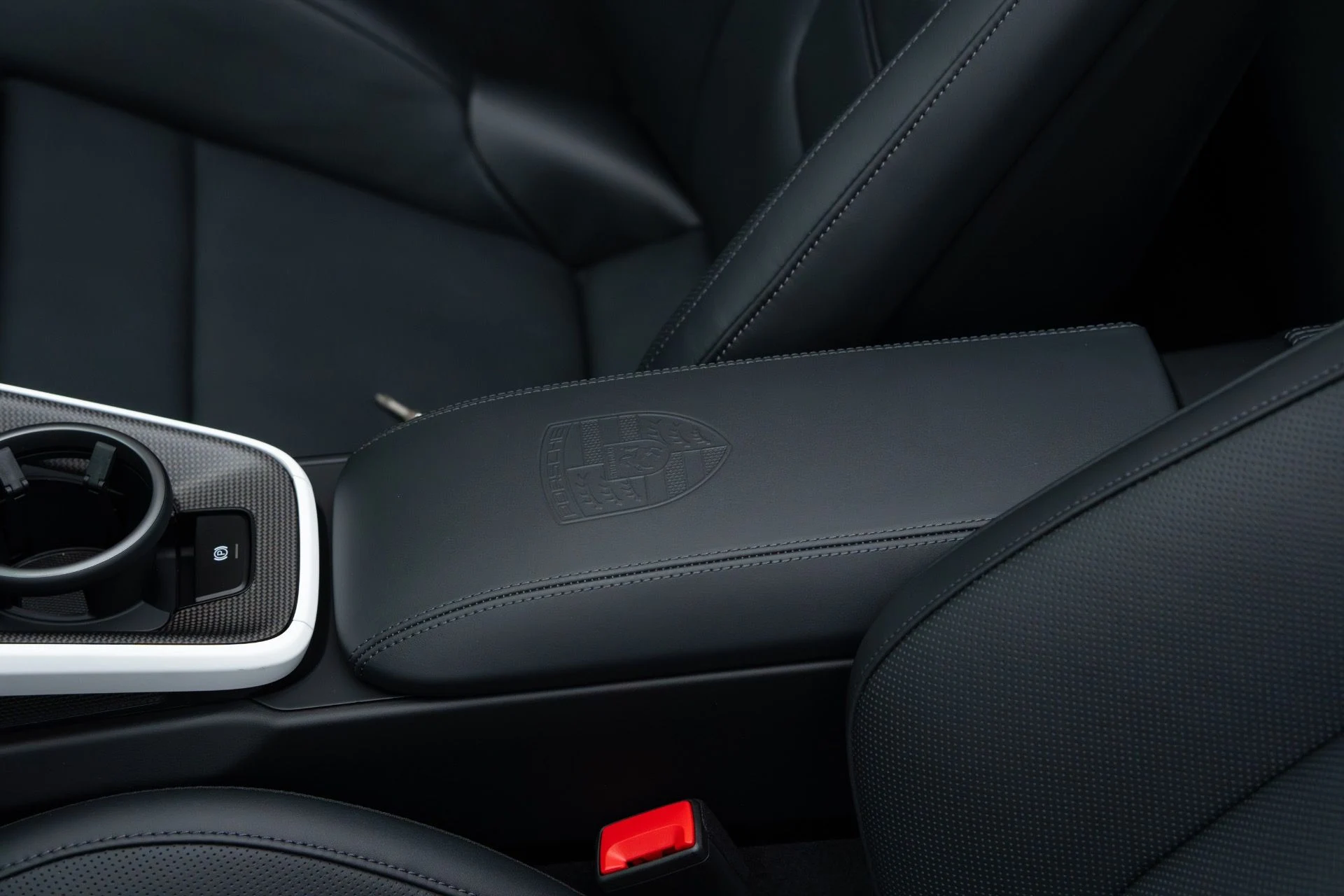 mph039_3082036190_Used_2025_Porsche_911_Targa_4_GTS_1769107430_27e19385f7