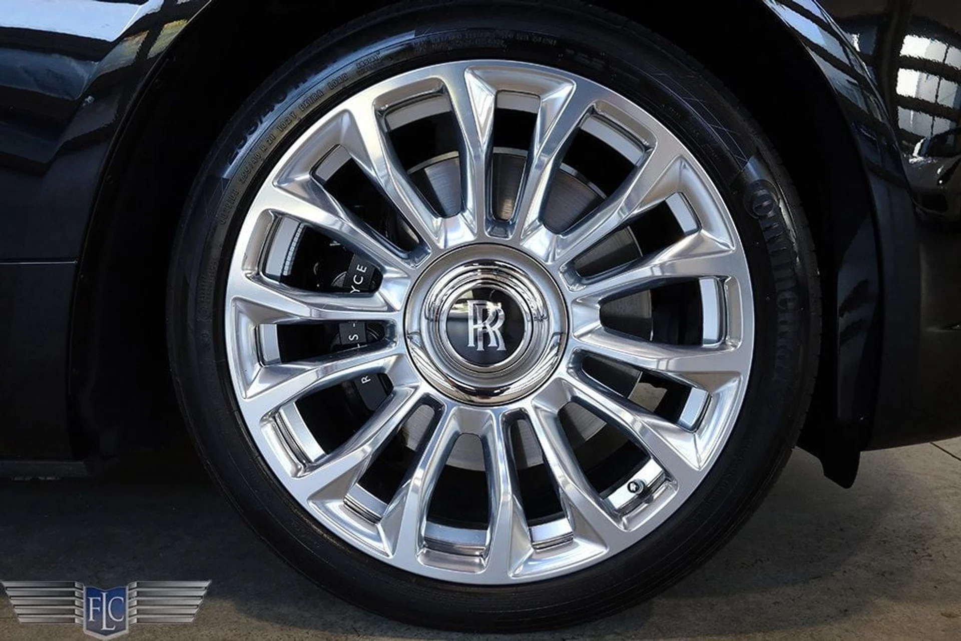 mph039_3087684082_used_2021_rolls_royce_dawn_convertible_9689_22905952_40_1024_4e16b7ac7a