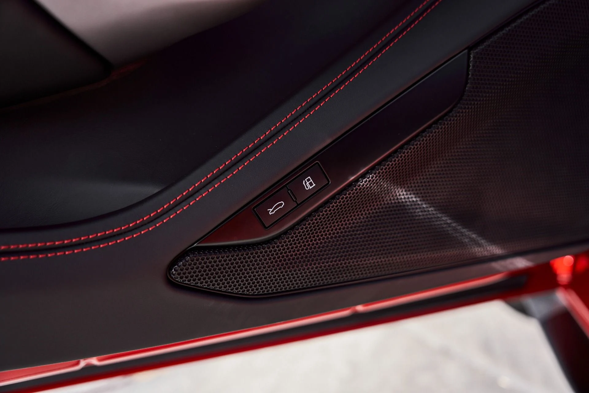 mph039_308818948_Used_2022_Ferrari_F8_Spider_Base_1772506638_d736d296cc