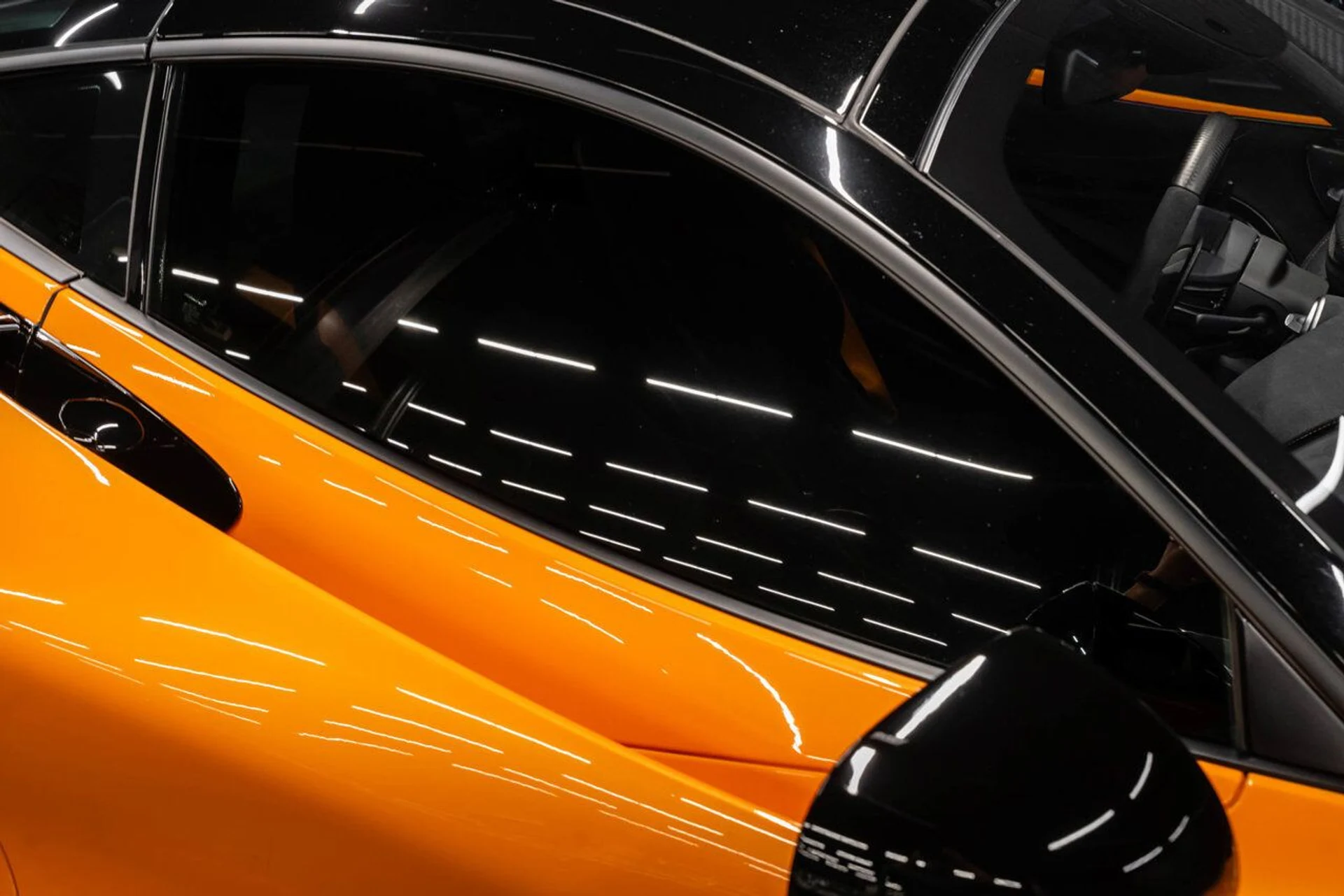 mph039_3088433174_mclaren_765lt_2021_5f558b5440