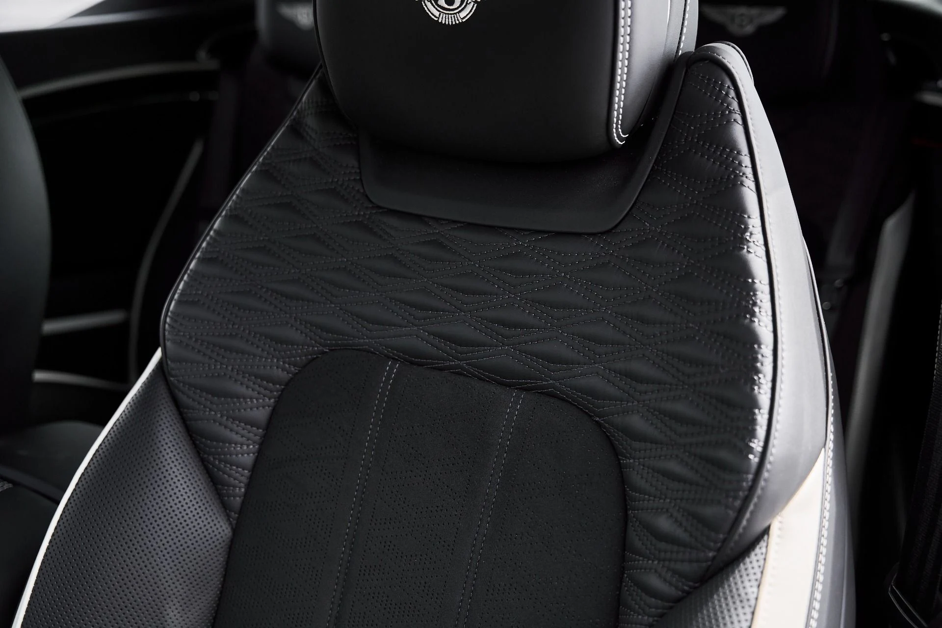 mph039_3088466968_Used_2025_Bentley_Continental_GT_Speed_1777077771_22cd8e9520