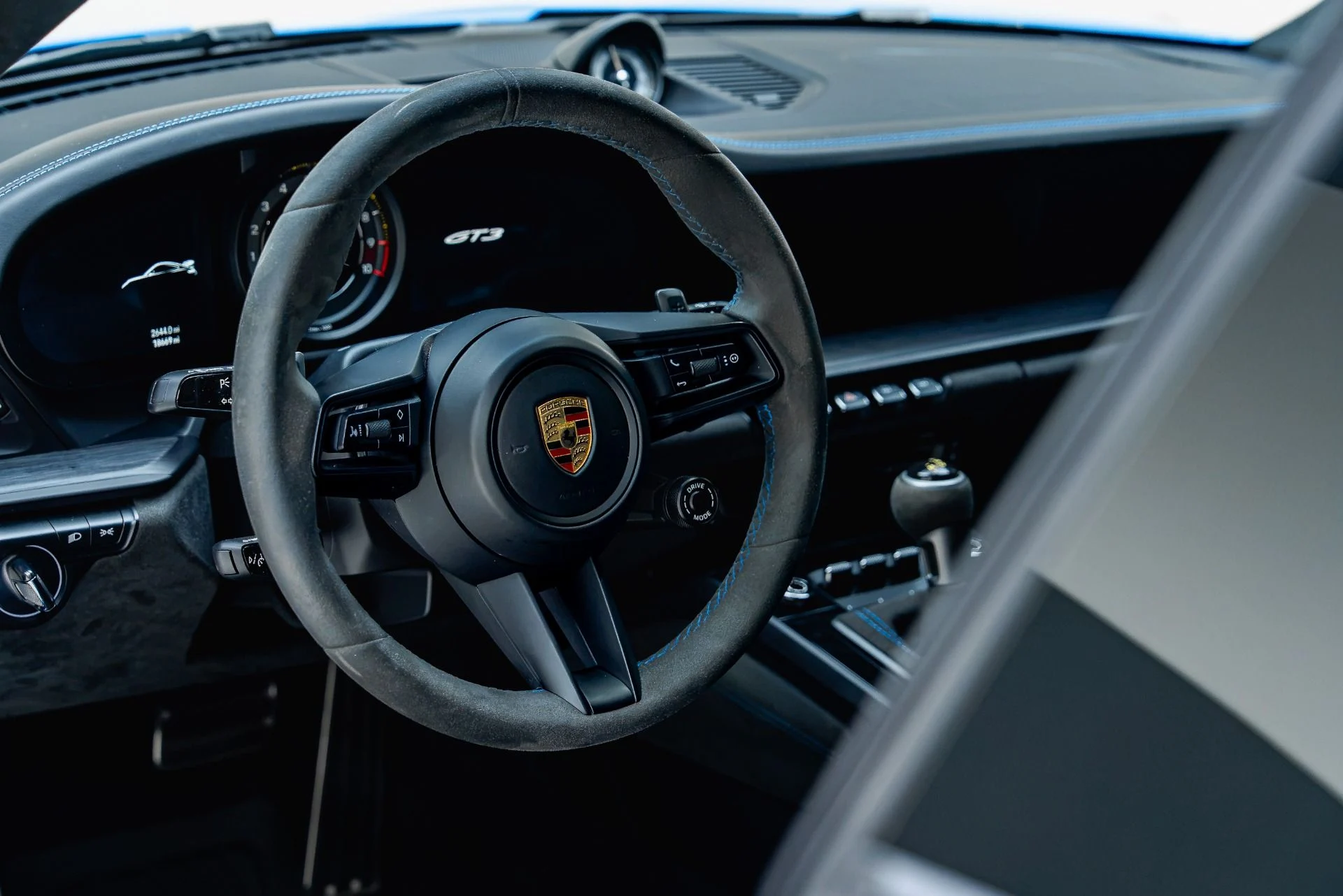 mph039_3108070277_Used_2022_Porsche_911_GT_3_1783987683_5b40a4e0e4